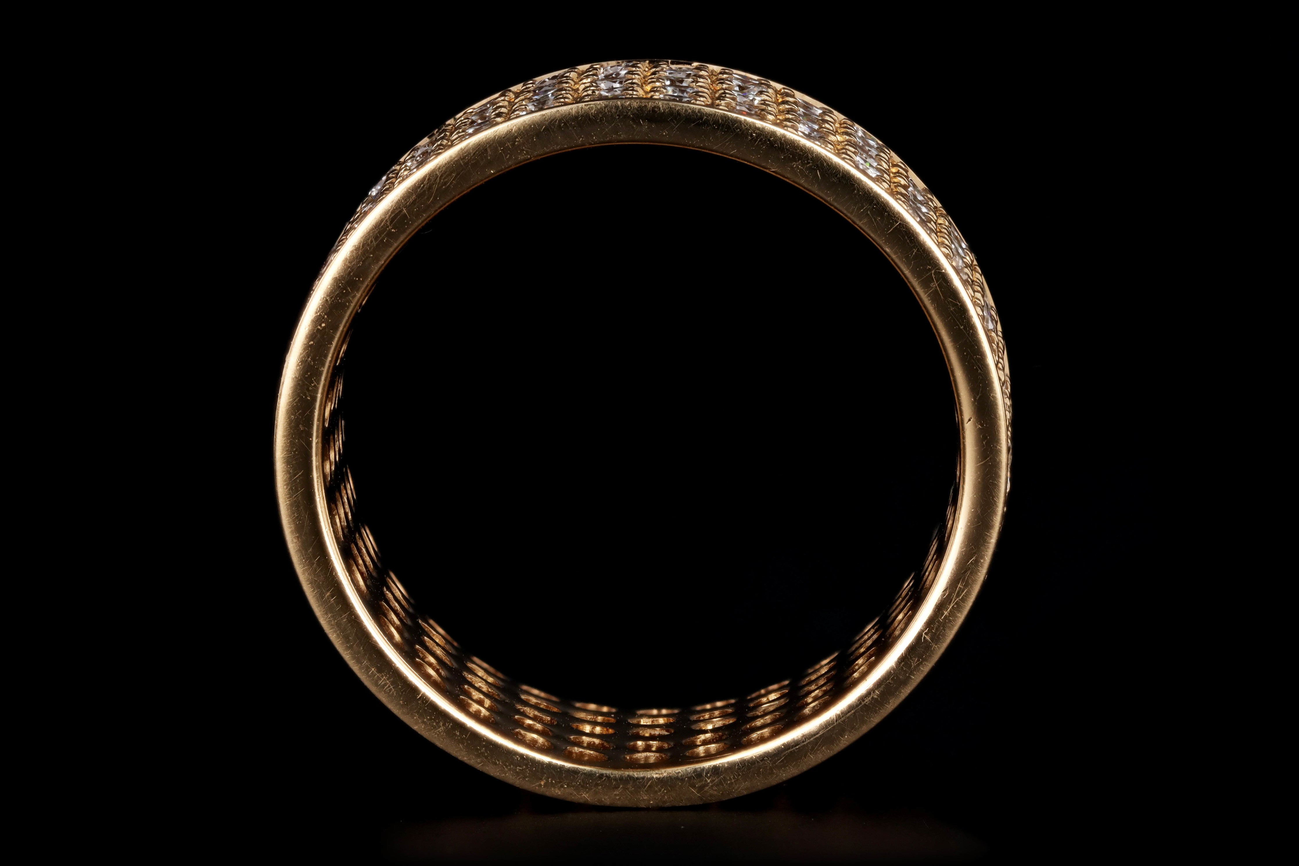 Modern 18K Yellow Gold 2.7 Carat Round Brilliant Diamond Cigar Band - Queen May