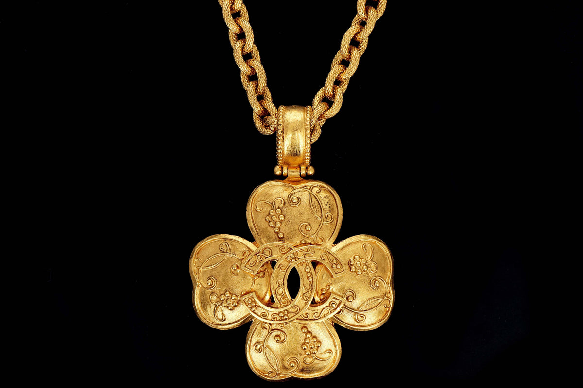 1990's Vintage Chanel Gold Plated Necklace - Queen May