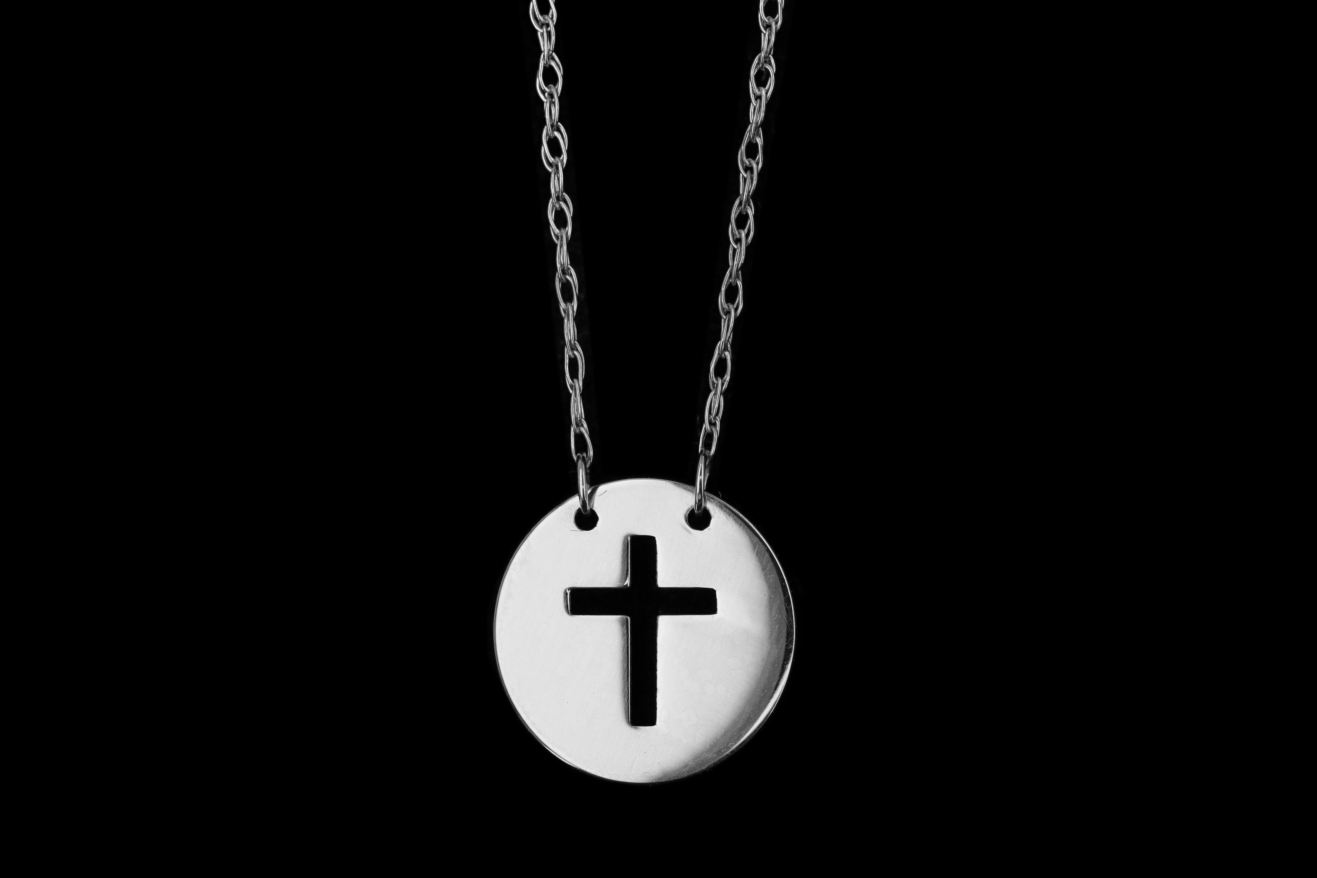 New 14K Gold Cross Pendant Necklace - Queen May