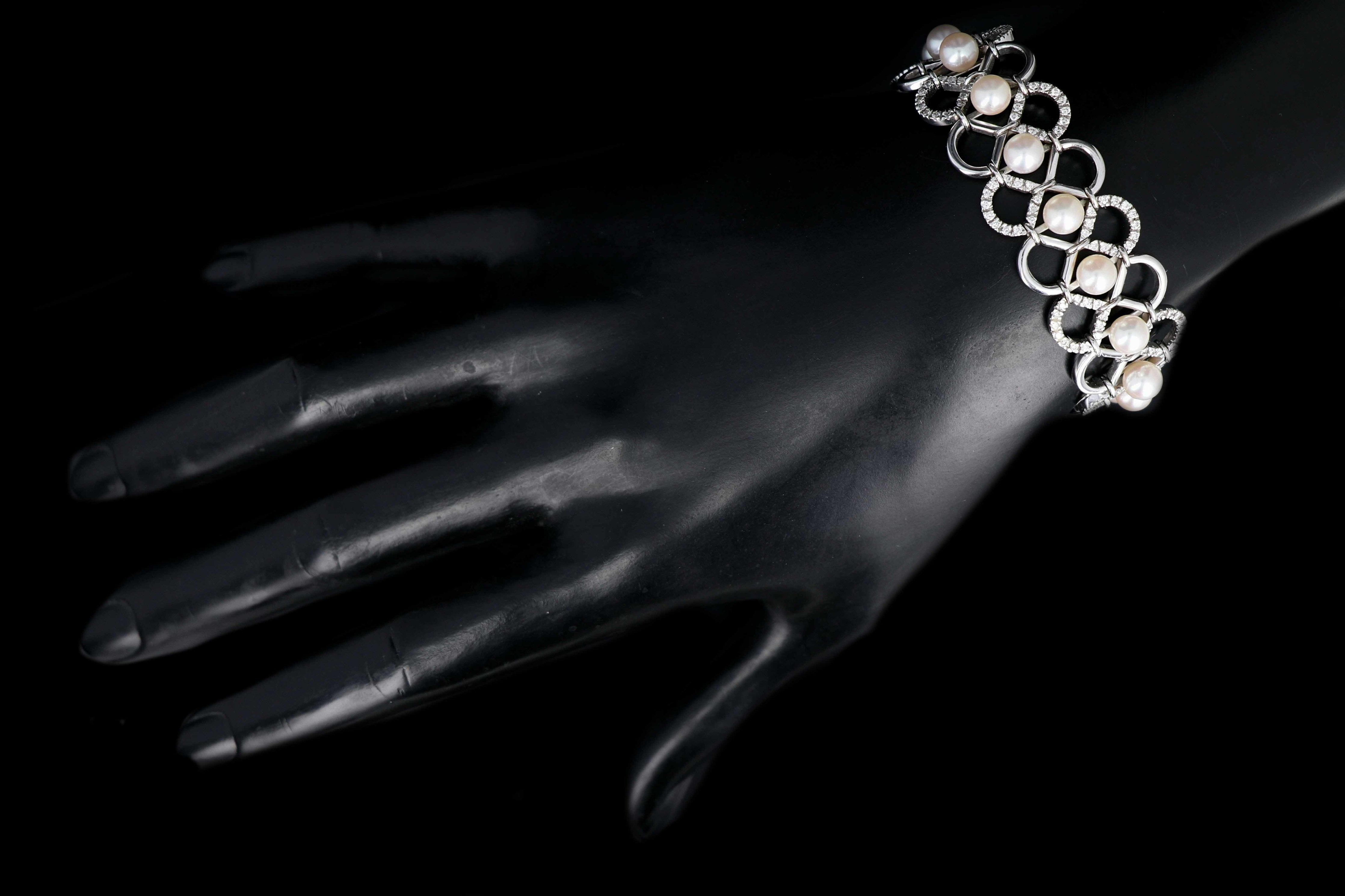 Modern 18K White Gold 6MM Pearl and Diamond Bracelet - Queen May