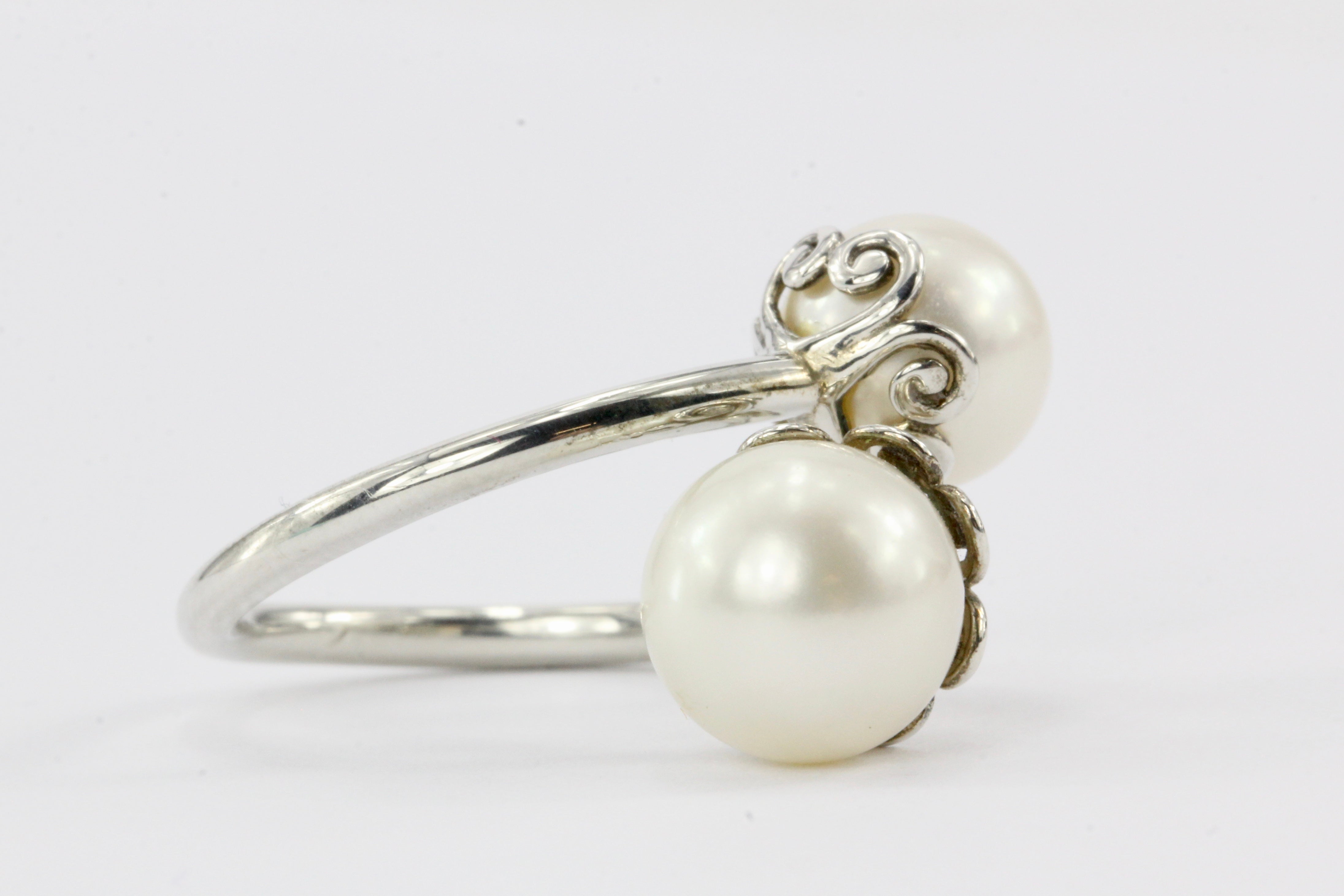 Tiffany & Co. Sterling Silver Goldoni Heart Pearl Ring with Pouch - Queen May