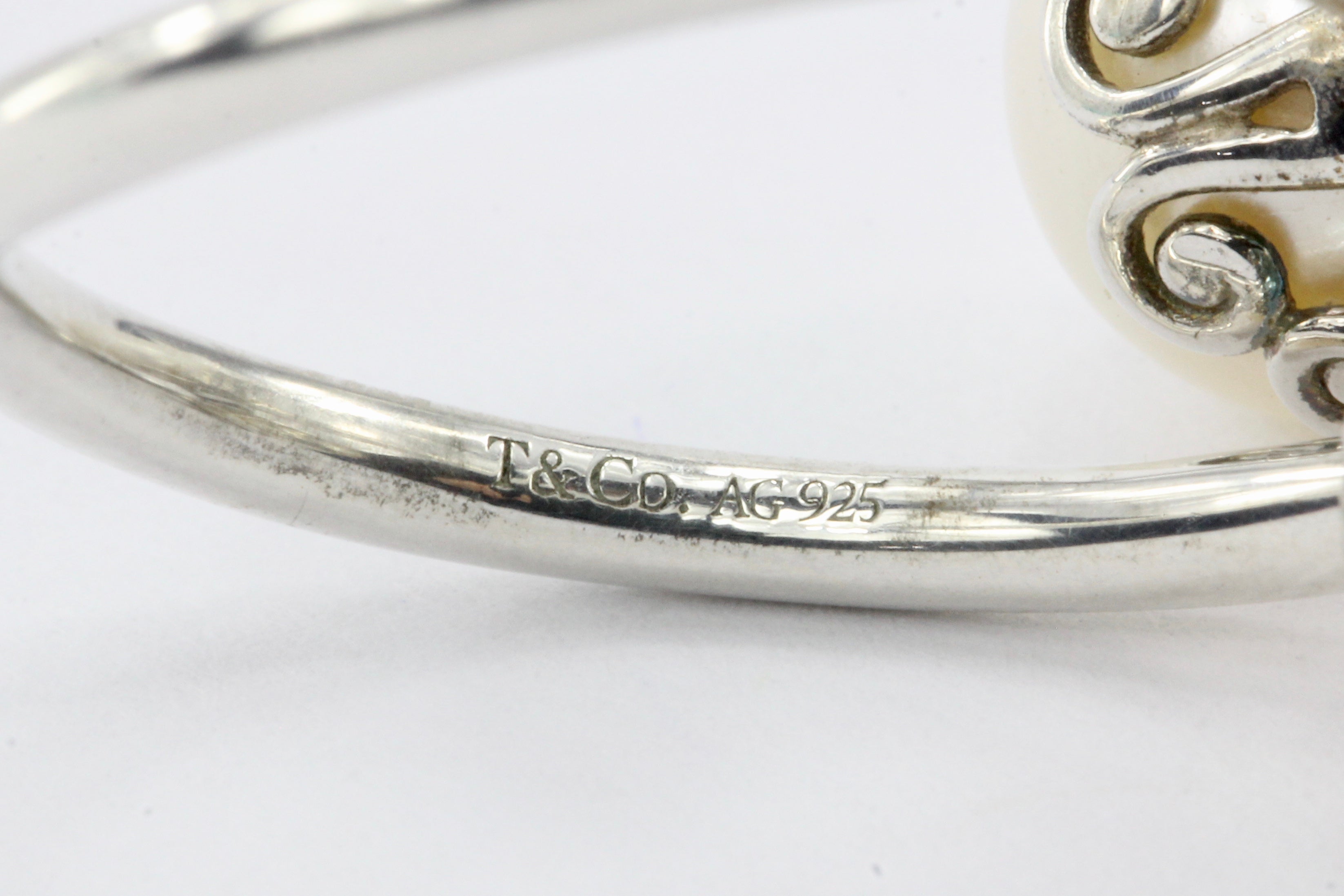 Tiffany & Co. Sterling Silver Goldoni Heart Pearl Ring with Pouch - Queen May