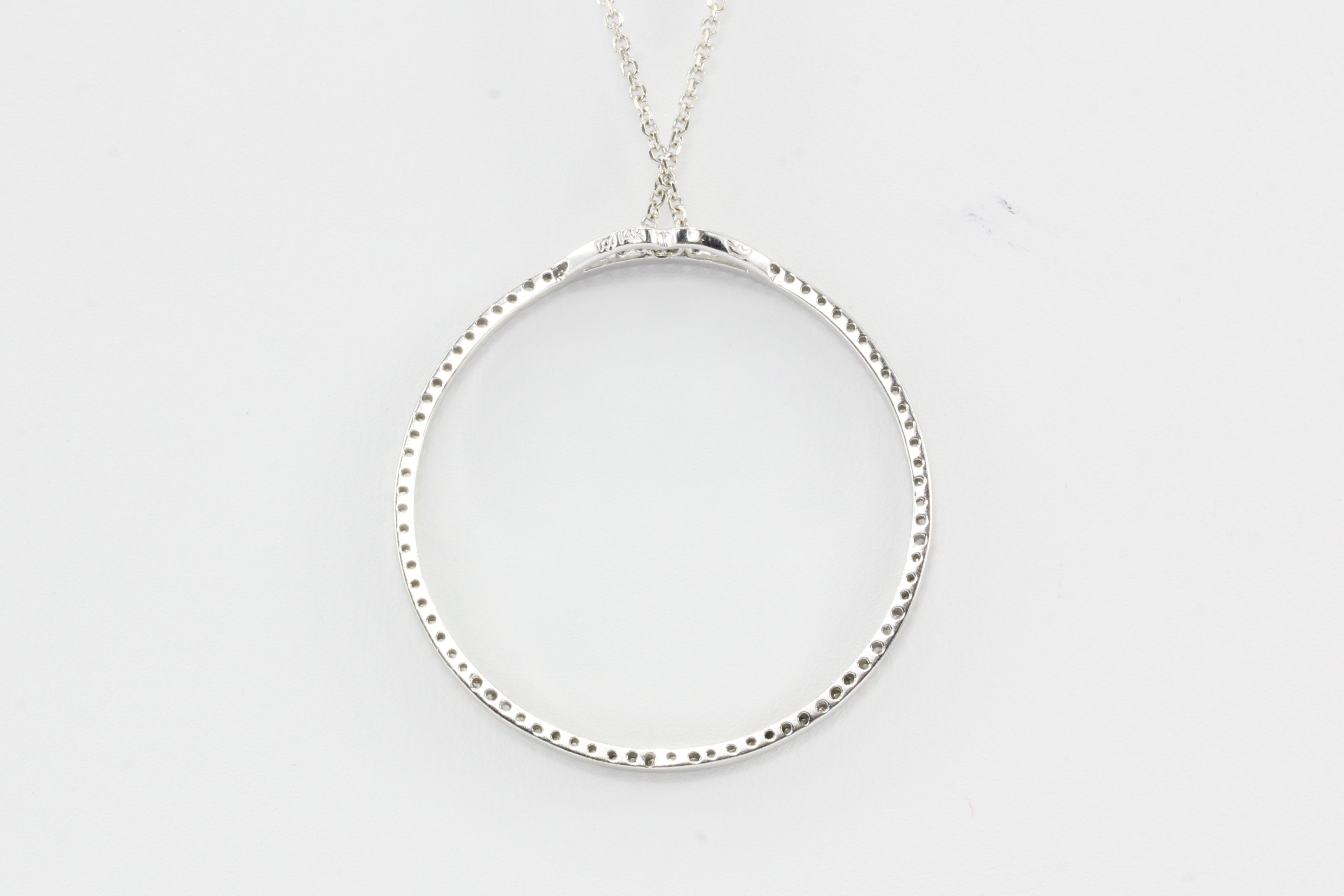 14K White Gold .25 CTW Diamond Circle Pendant Necklace - Queen May