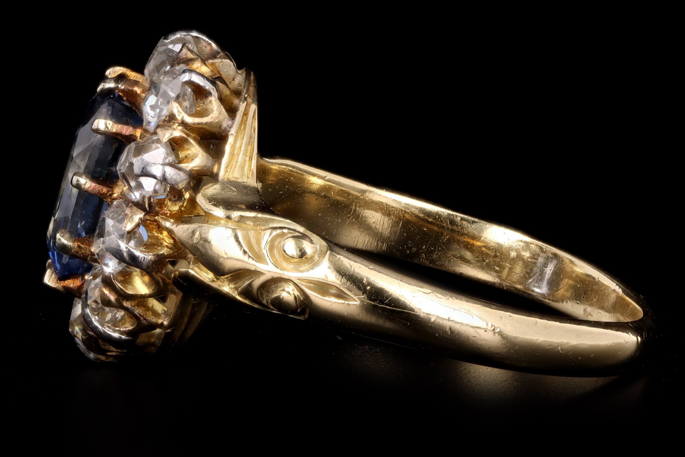 Victorian 18K Yellow Gold 1.58 Carat Natural No Heat Ceylon Sapphire & Diamond Halo Ring GIA Certified - Queen May