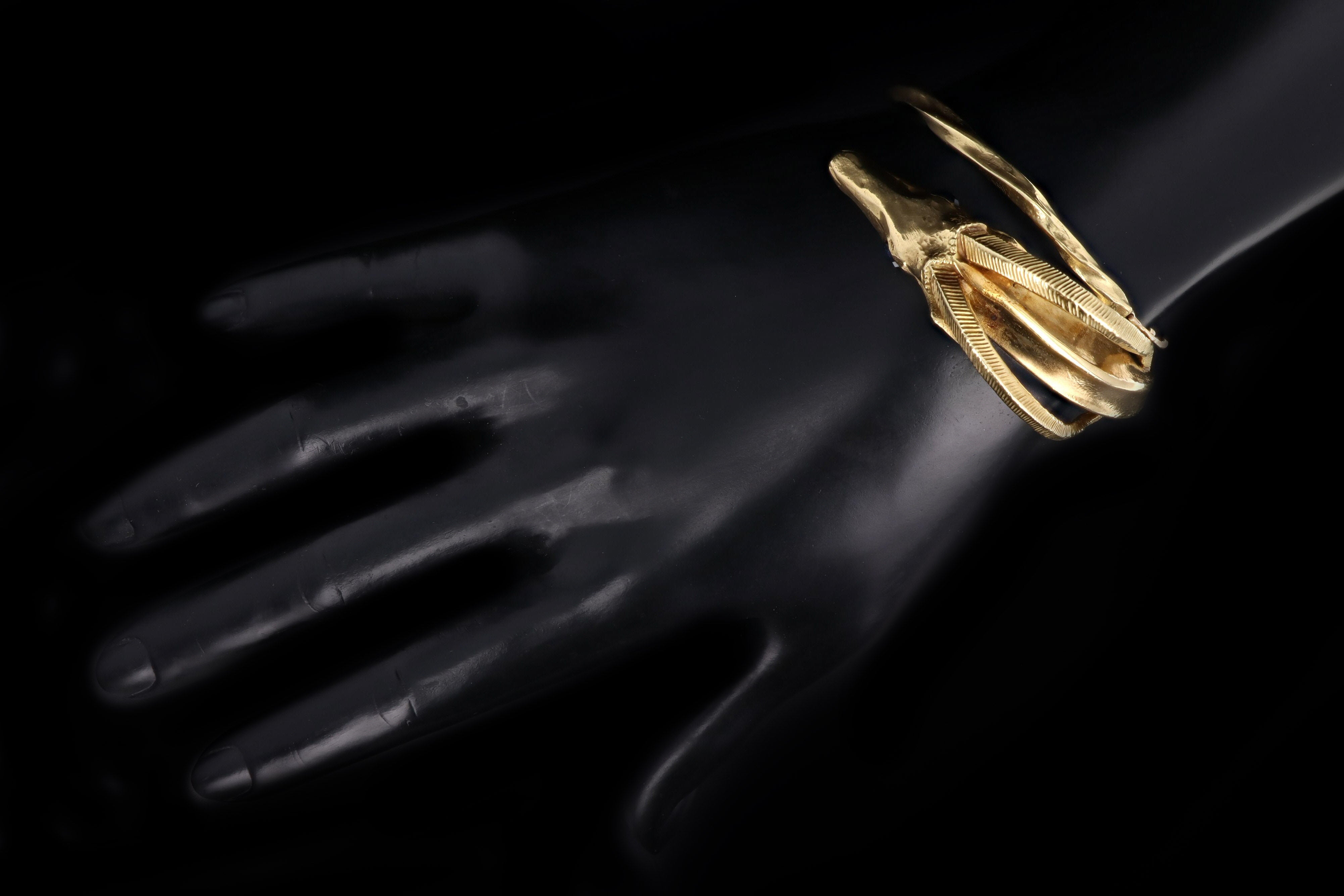 Vintage 18K Yellow Gold Sapphire Aries Bracelet - Queen May