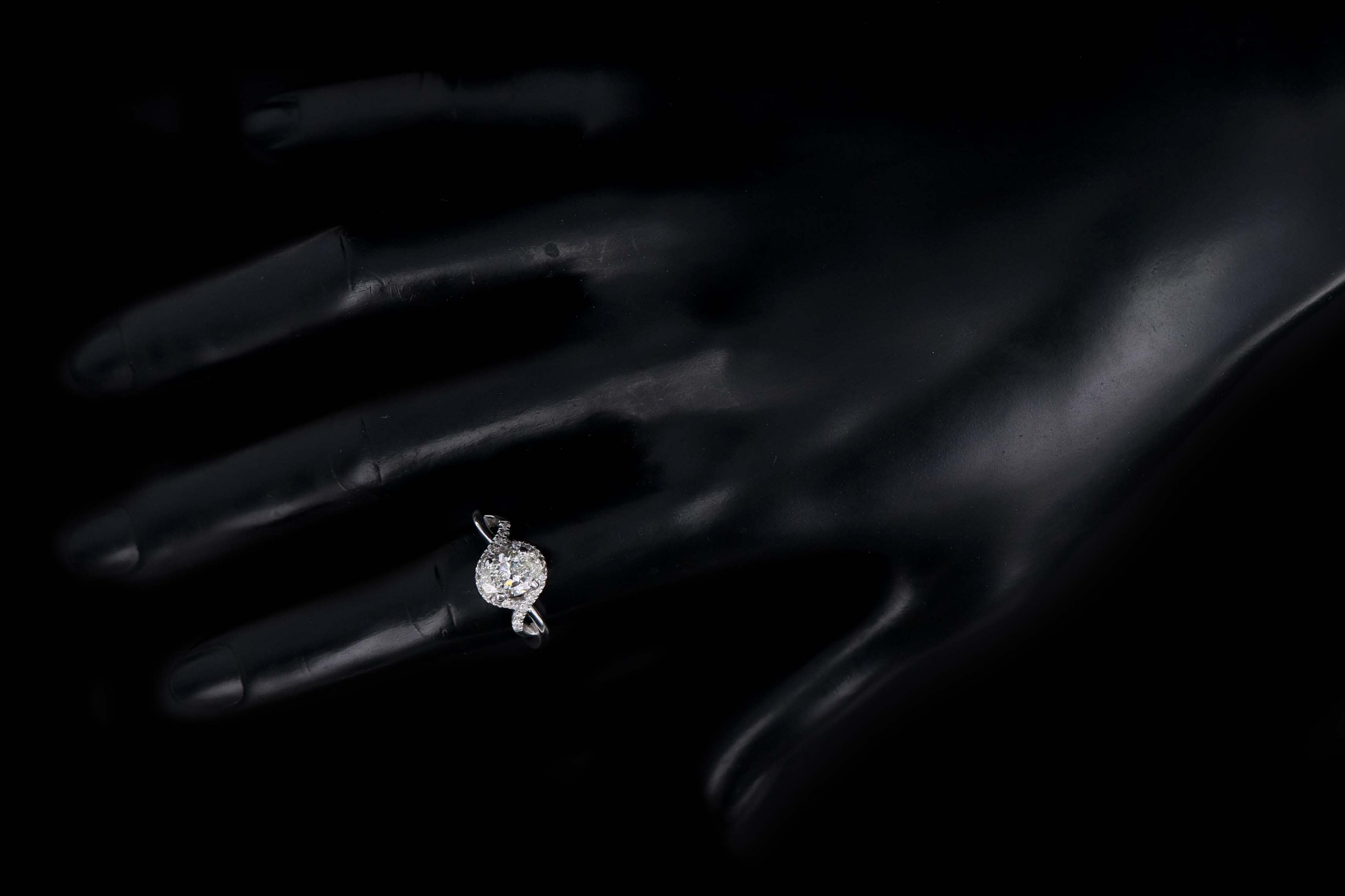 14K White Gold 1.00 Carat Oval Diamond Engagement Ring GIA Certified - Queen May