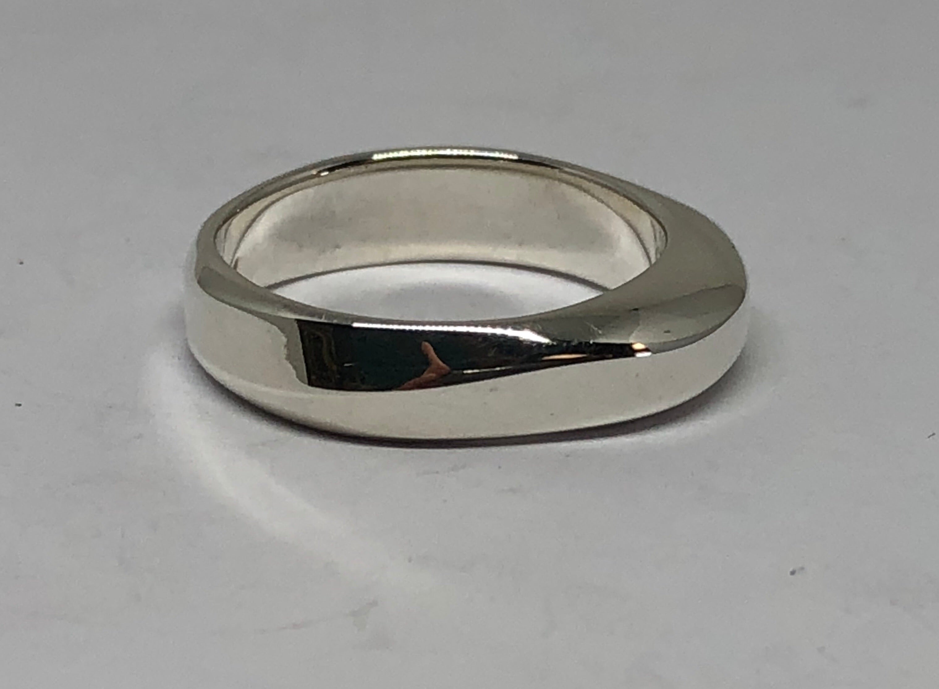 Tiffany & Co Sterling Silver 1999 Twist Dome Band Ring Size 8.25 - Queen May