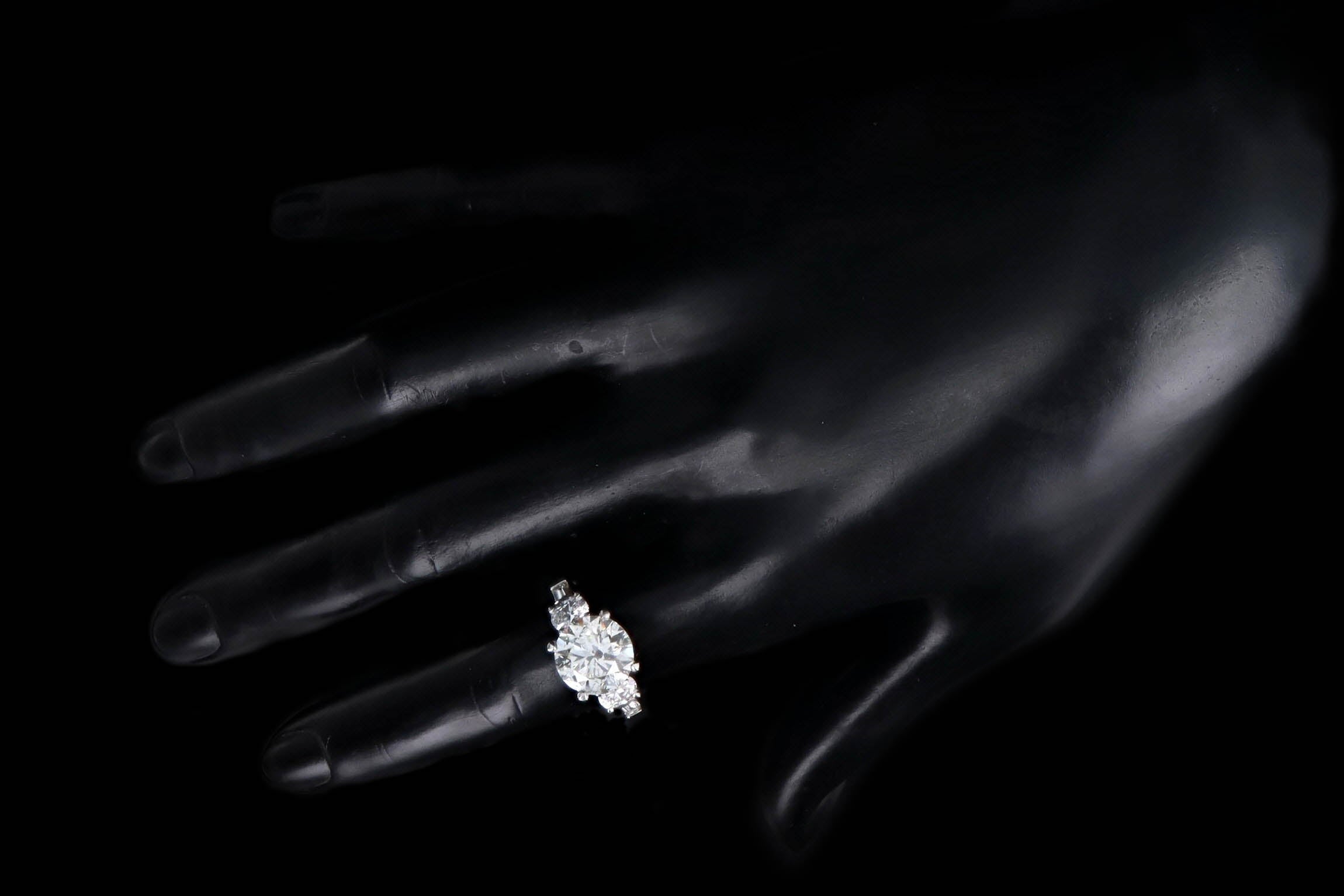 4.1 Carat Round Brilliant Diamond Oval Baguette Accent Engagement Ring in Platinum - Queen May