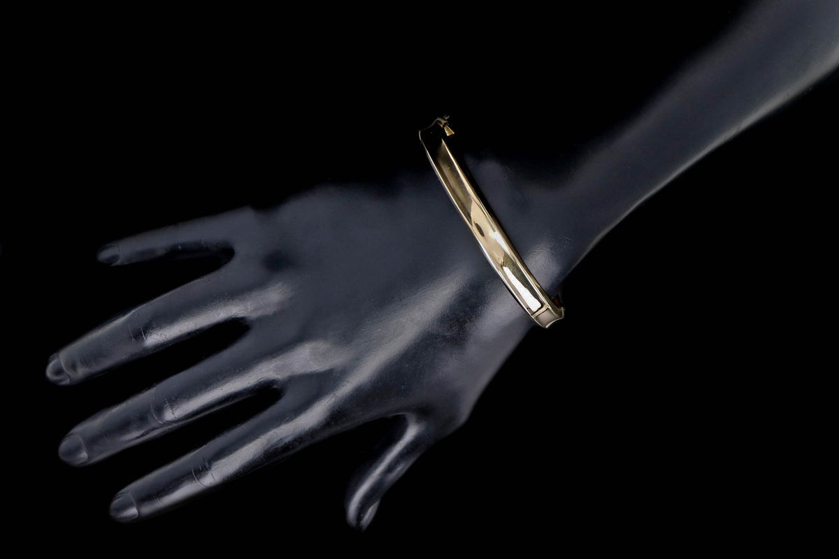 18K Yellow Gold Bangle - Queen May