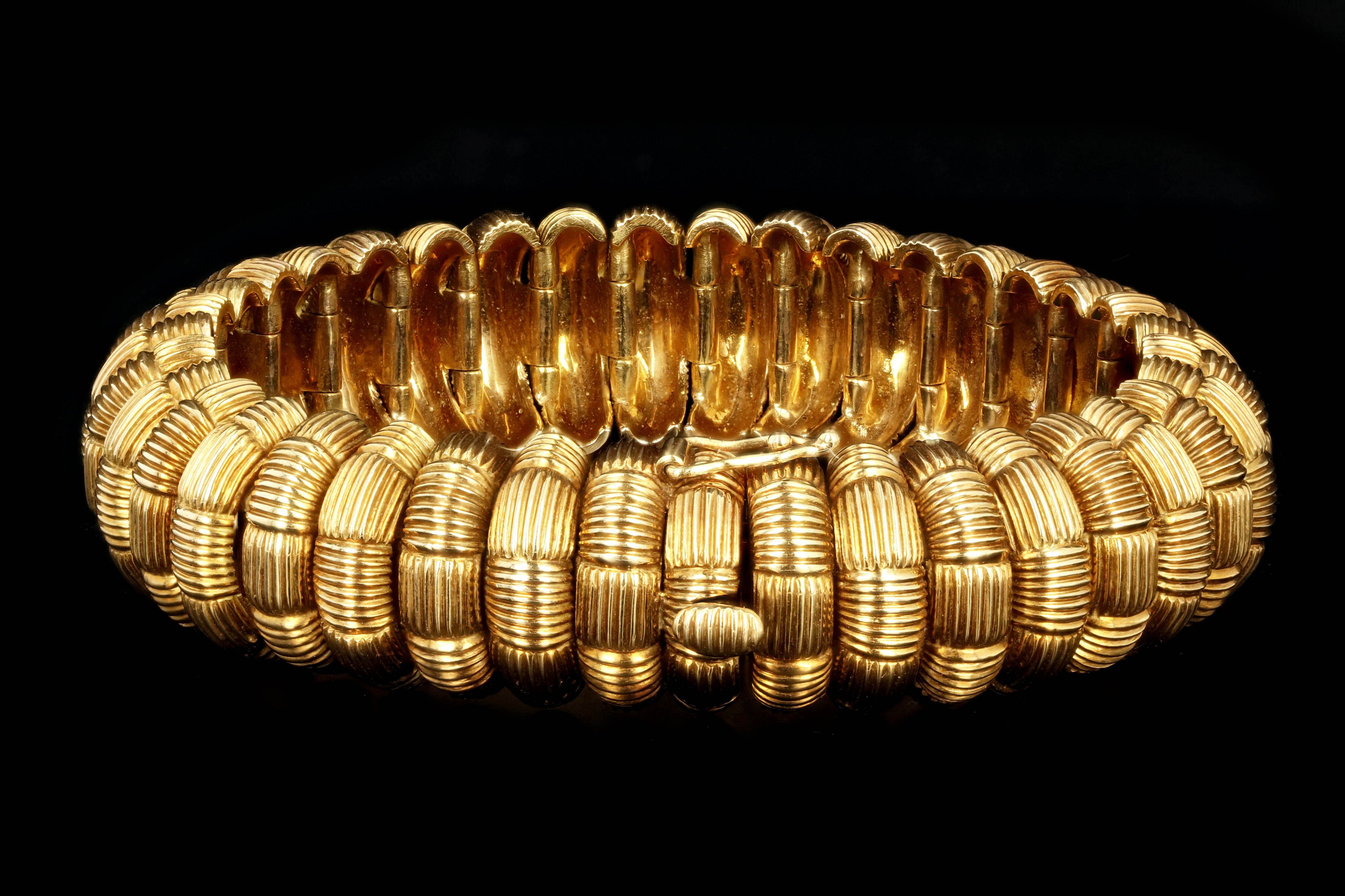 Vintage 18K Yellow Gold French Bracelet - Queen May