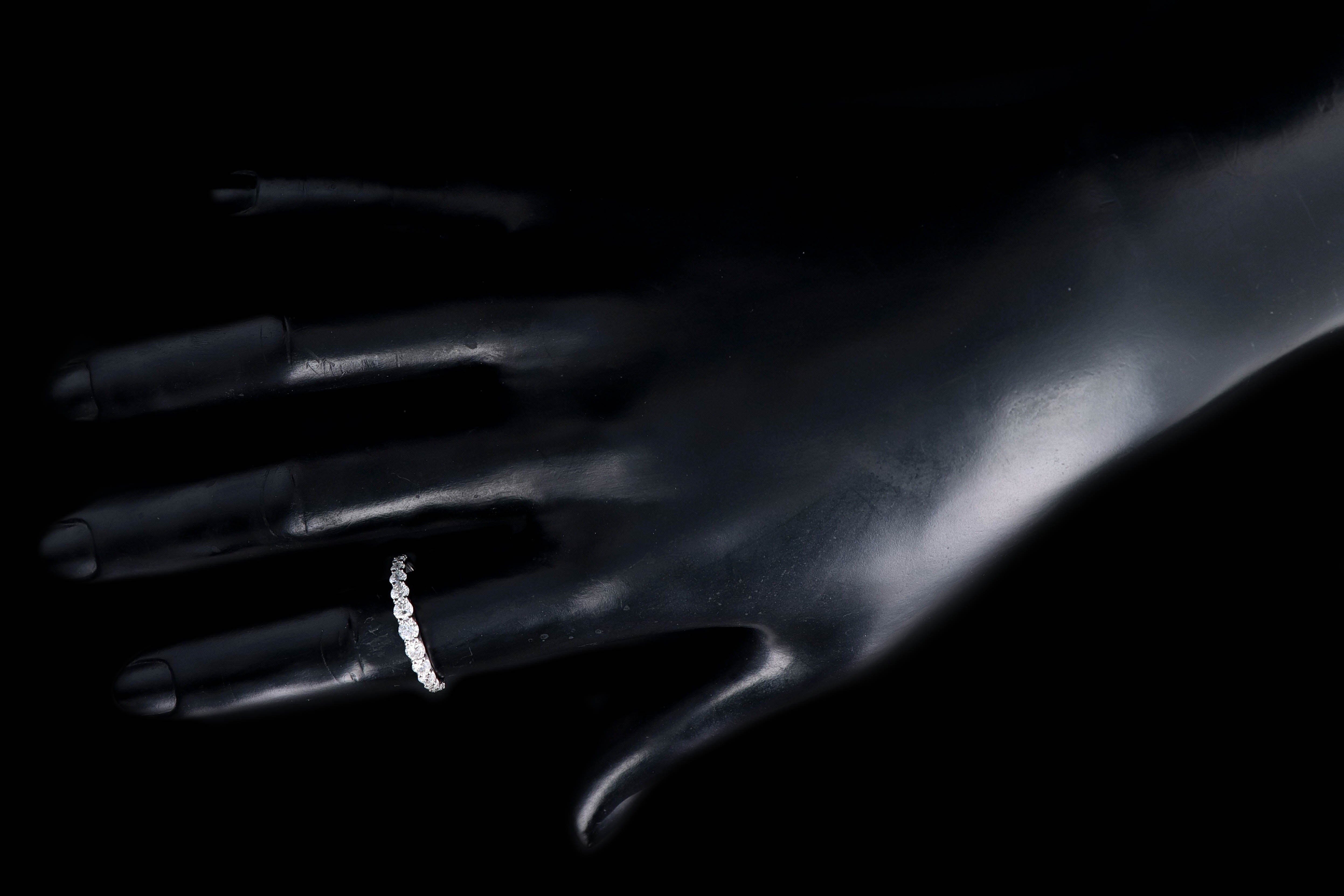 14K Gold 0.75 Carat Round Brilliant Diamond Graduated Stackable Wedding Band - Queen May