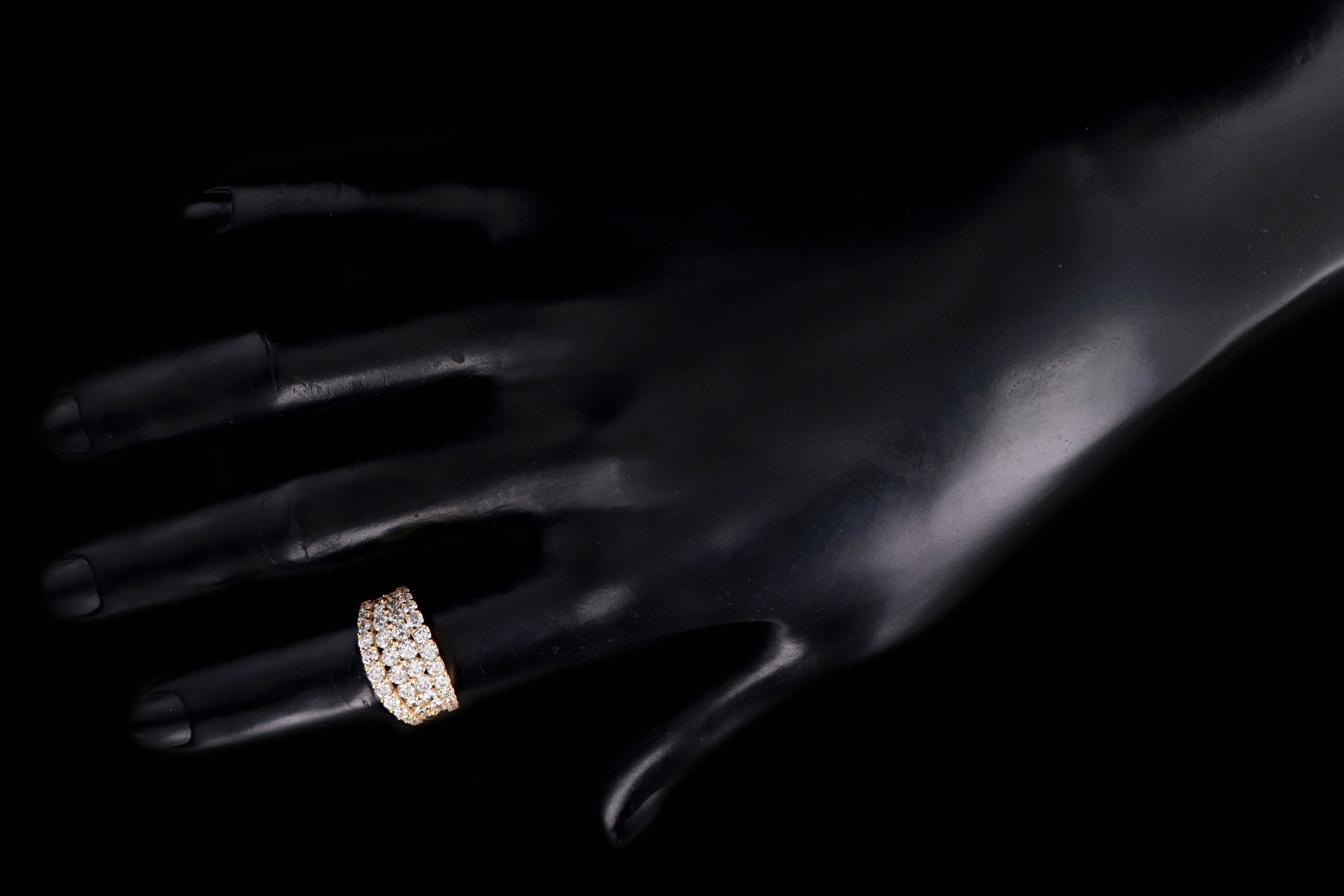 Modern 18K Yellow Gold 2.00 Carat Round Brilliant Diamond Ring - Queen May