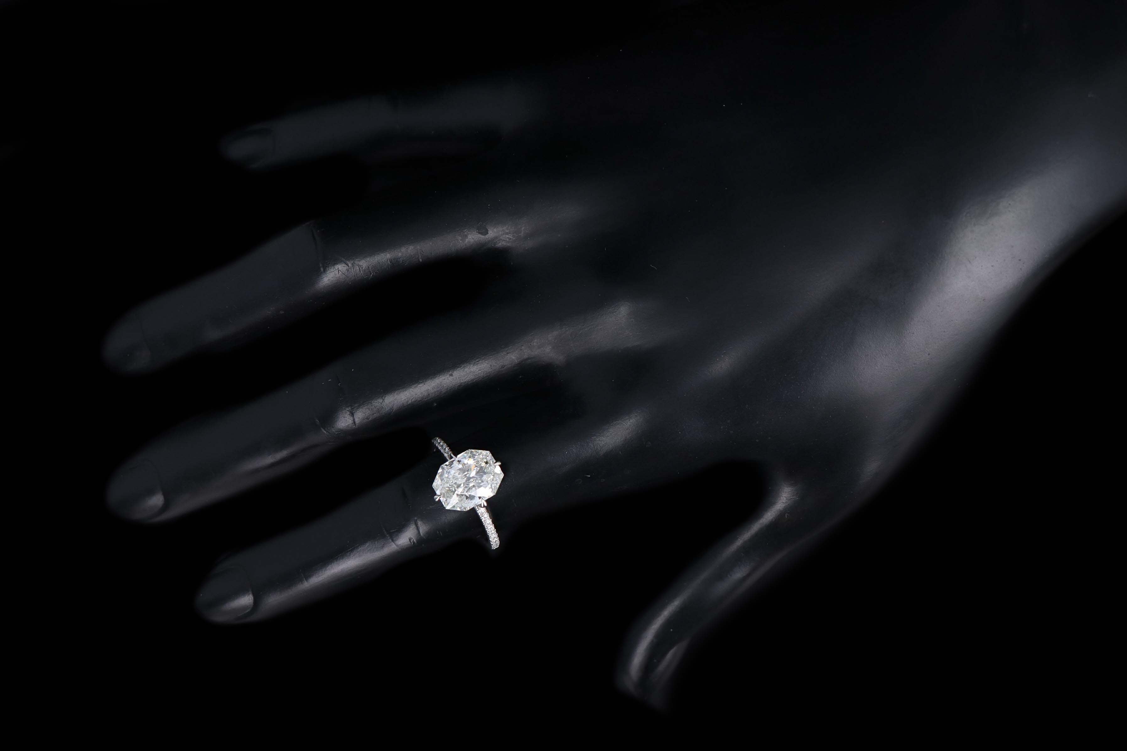 New Platinum 3.30 Carat Antique Radiant Cut Diamond Engagement Ring GIA Certified - Queen May