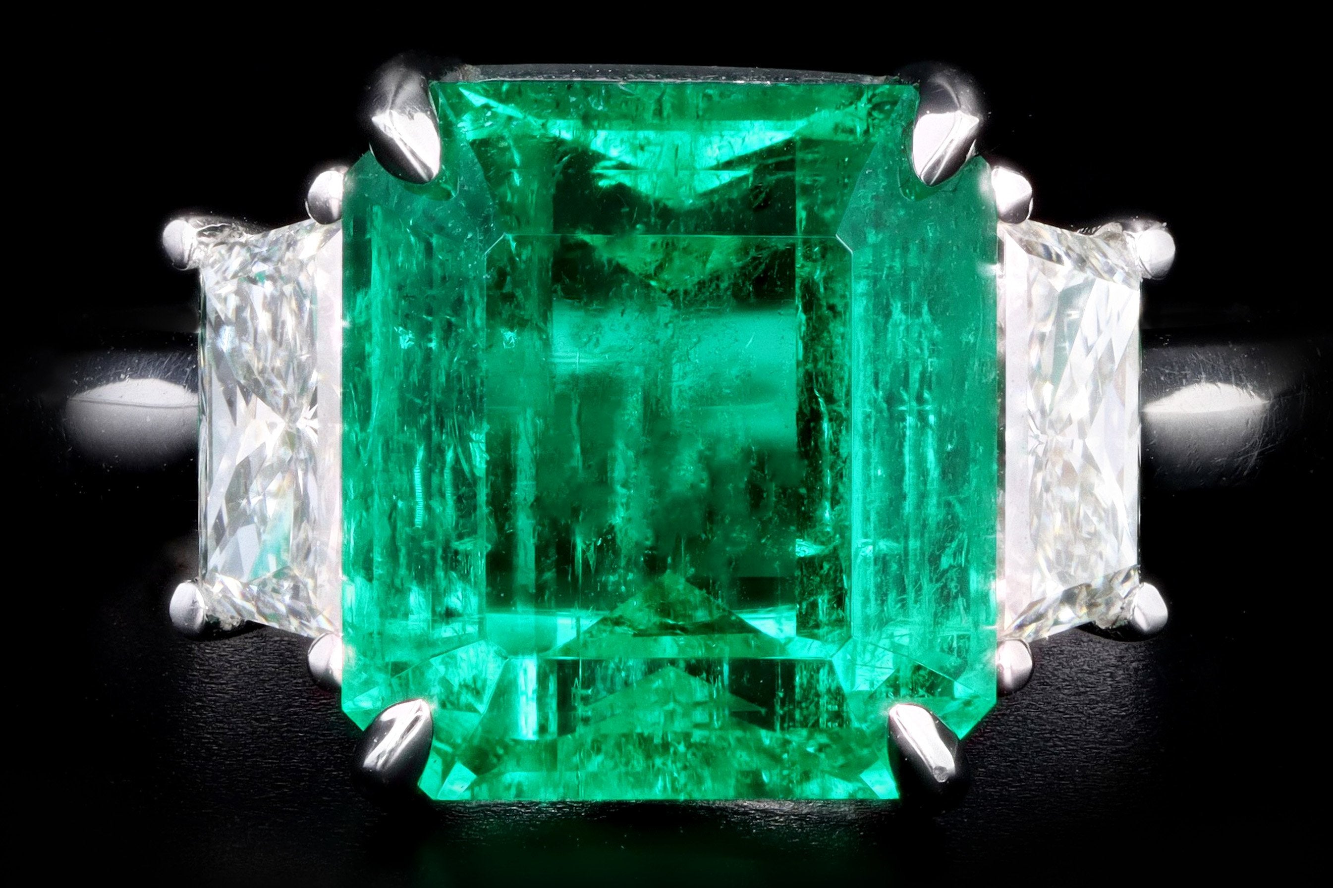 Modern Platinum 4.26 Carat Natural Colombian Emerald & Diamond Ring AGL Certified - Queen May