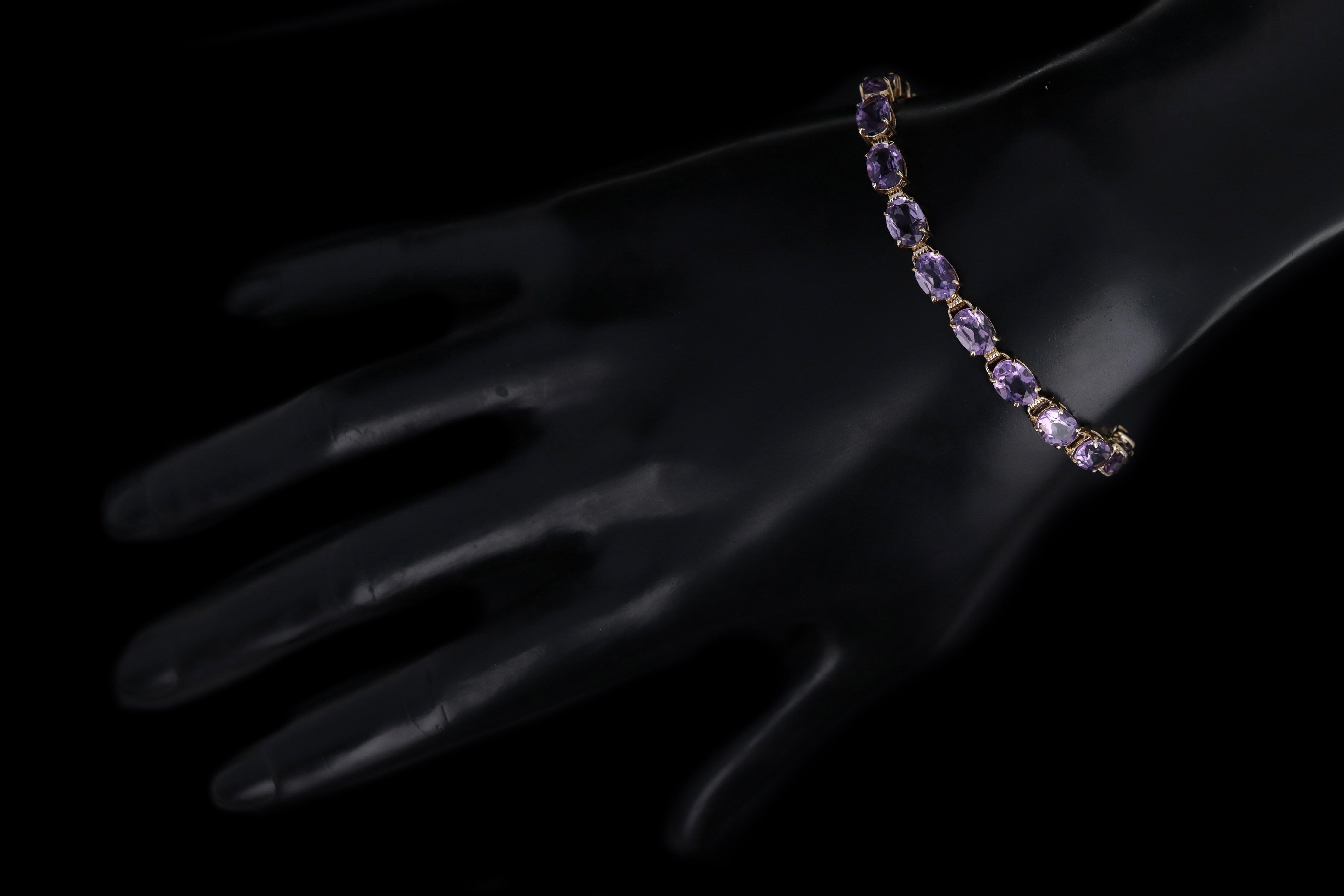 Modern 14K Yellow Gold 14 Carat Total Weight Amethyst Bracelet - Queen May