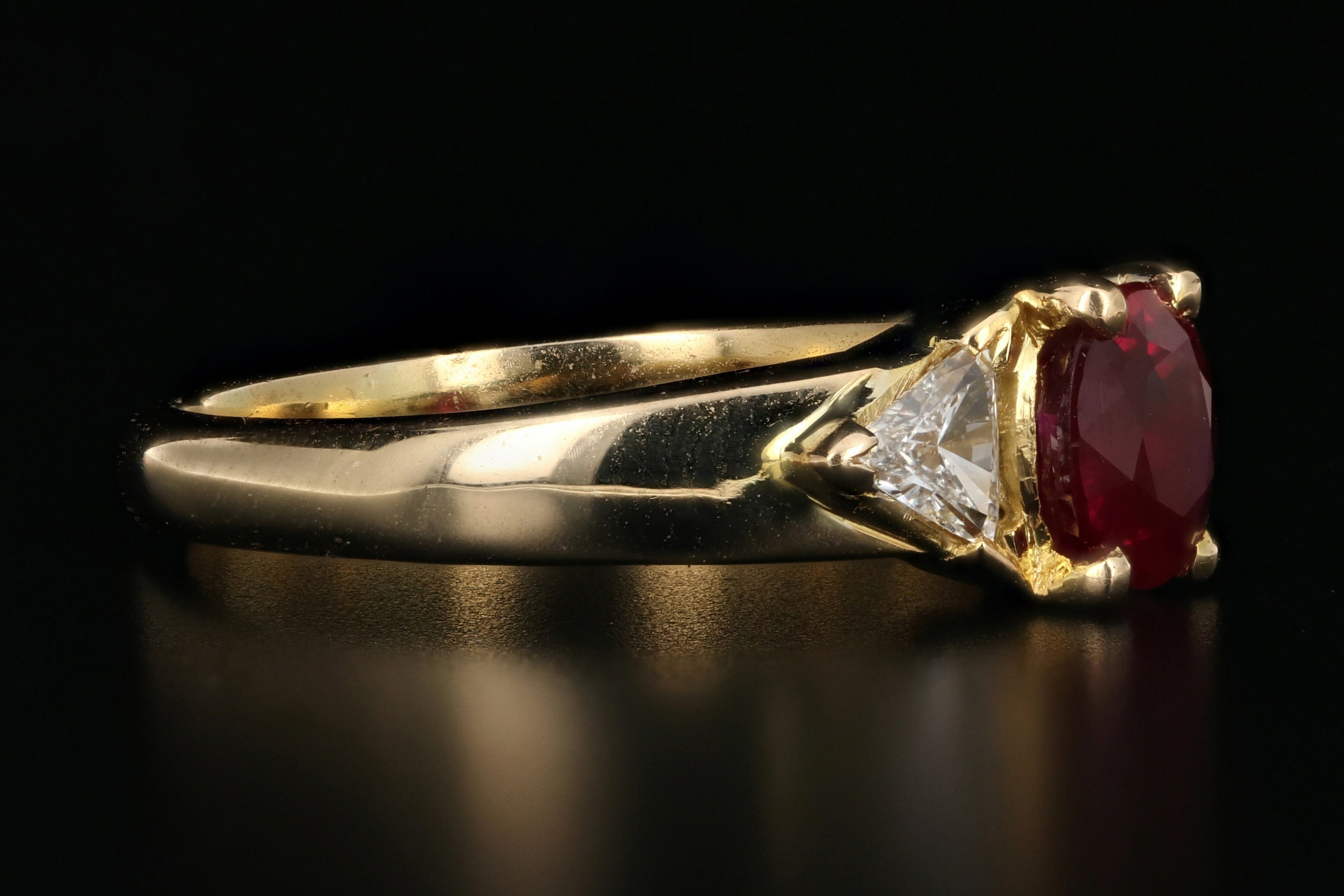 18K Yellow Gold 1.2 Carat Burma Ruby AGL Certified - Queen May