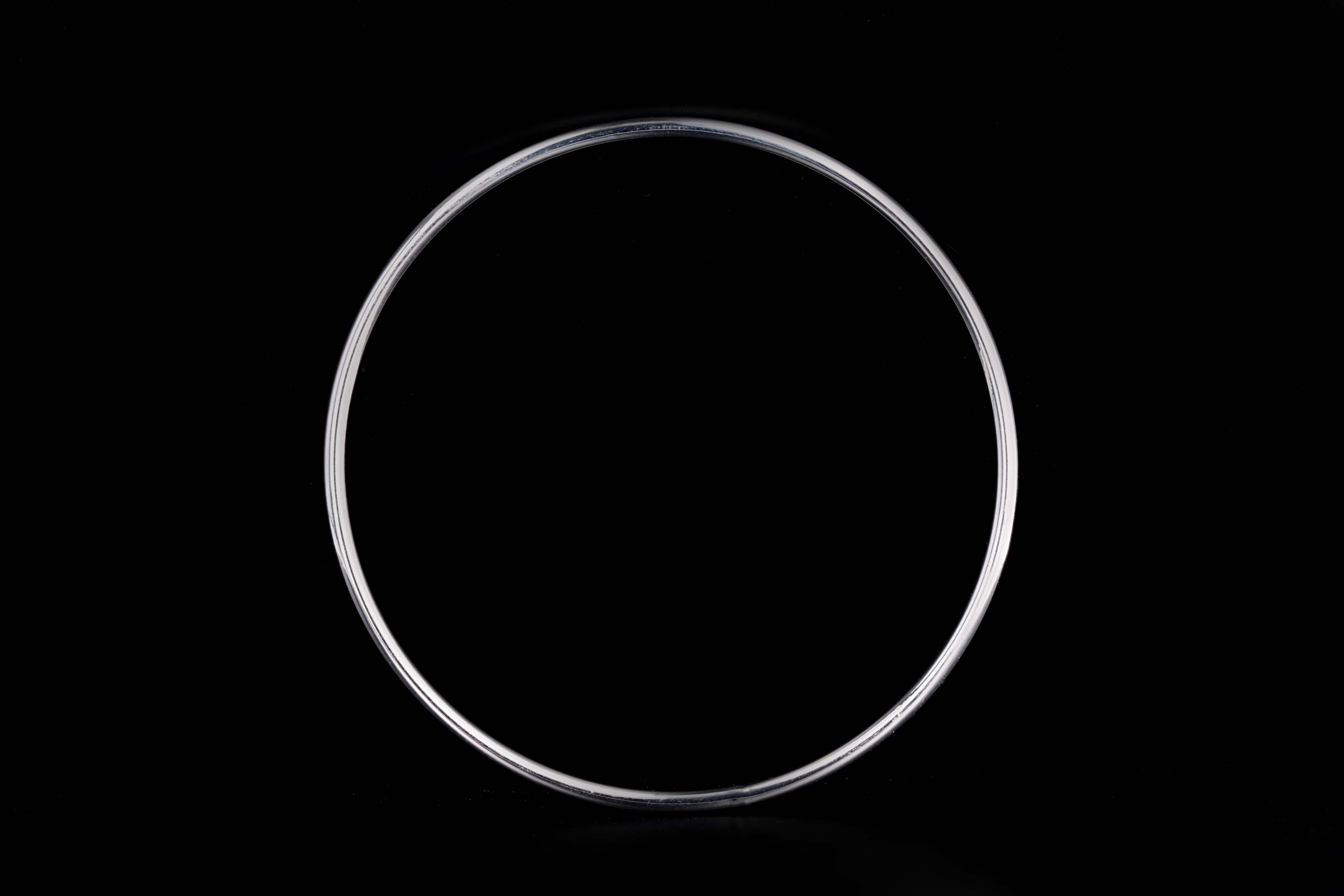 14K Gold Hollow Dainty Stackable Bangle - Queen May