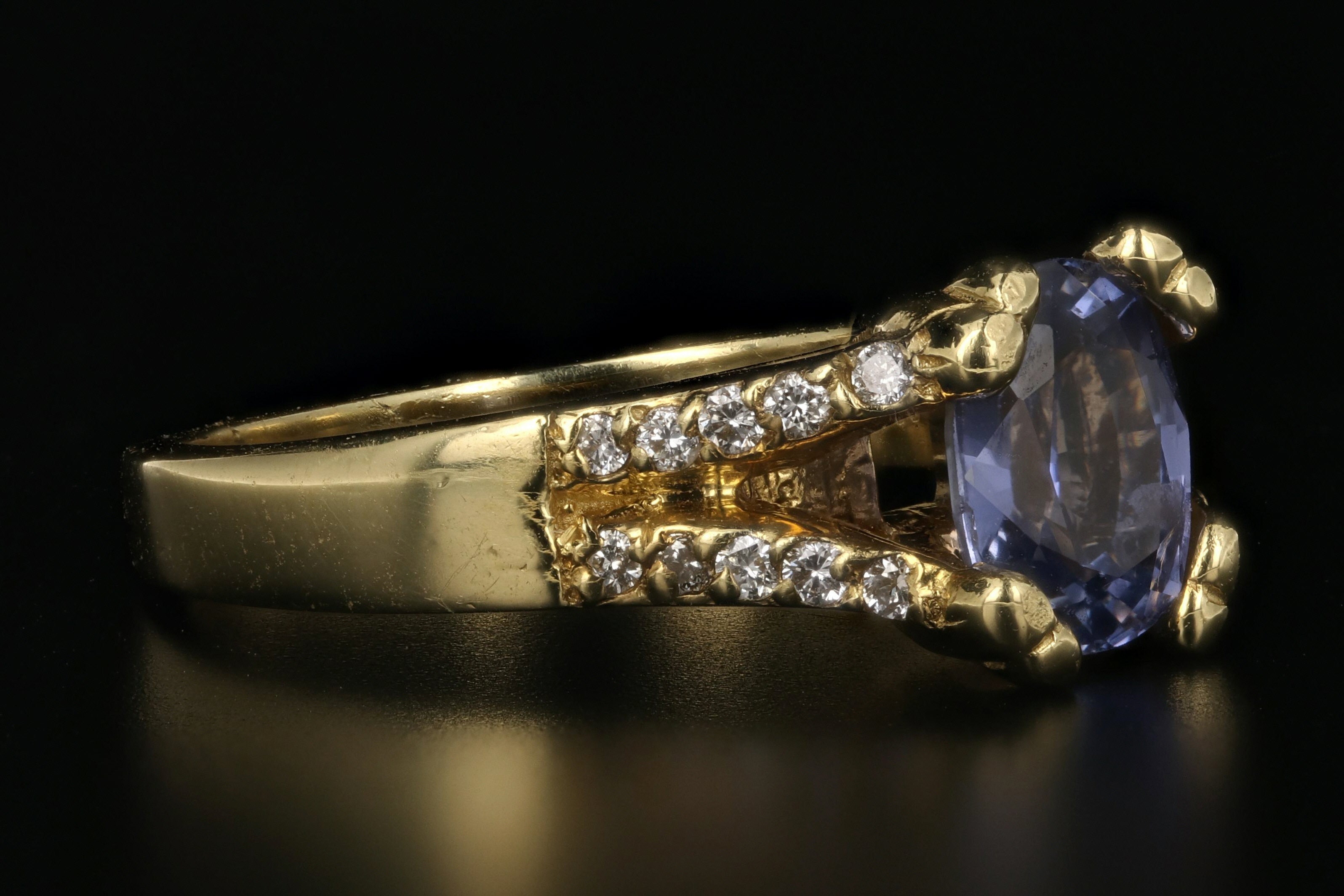 Modern 18K Yellow Gold 1.5 Carat Natural Ceylon Sapphire and Diamond Ring - Queen May