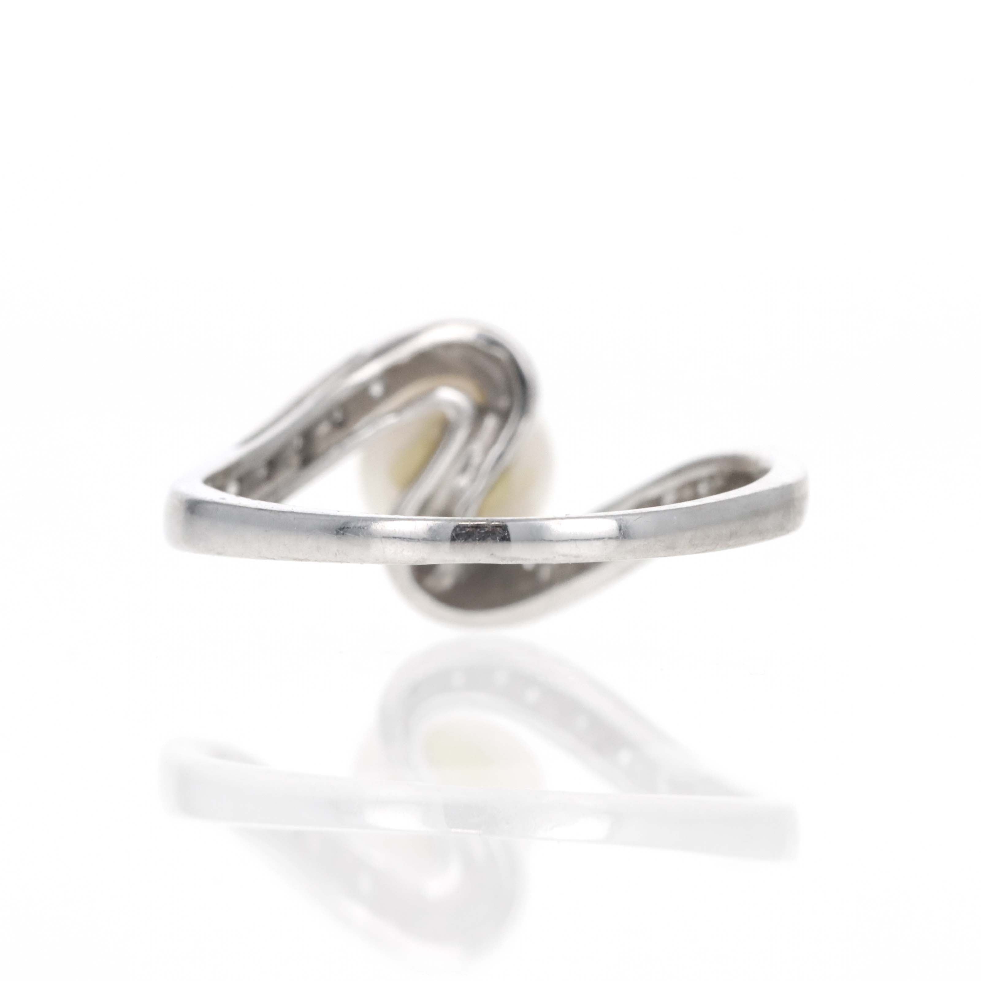 14K White Gold 6.5 MM Cultured Pearl Diamond Ring