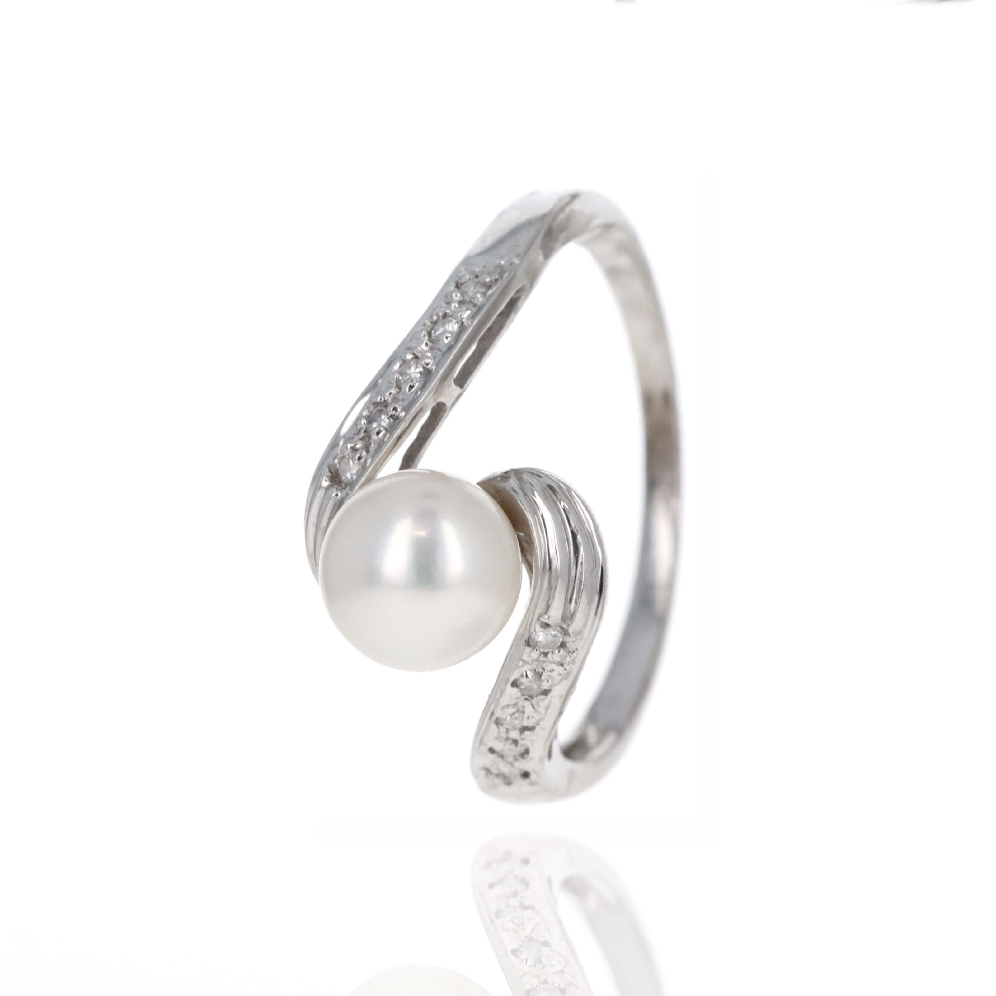 14K White Gold 6.5 MM Cultured Pearl Diamond Ring