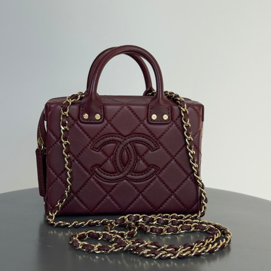 Chanel Quilted CC Vanity Case - Queen May