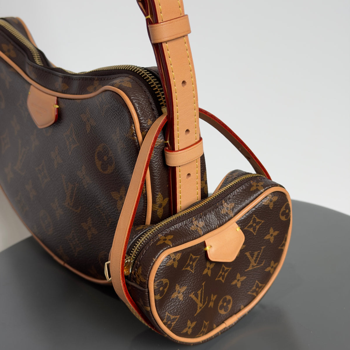 Louis Vuitton Monogram Croissant MM With Accessories Pouch