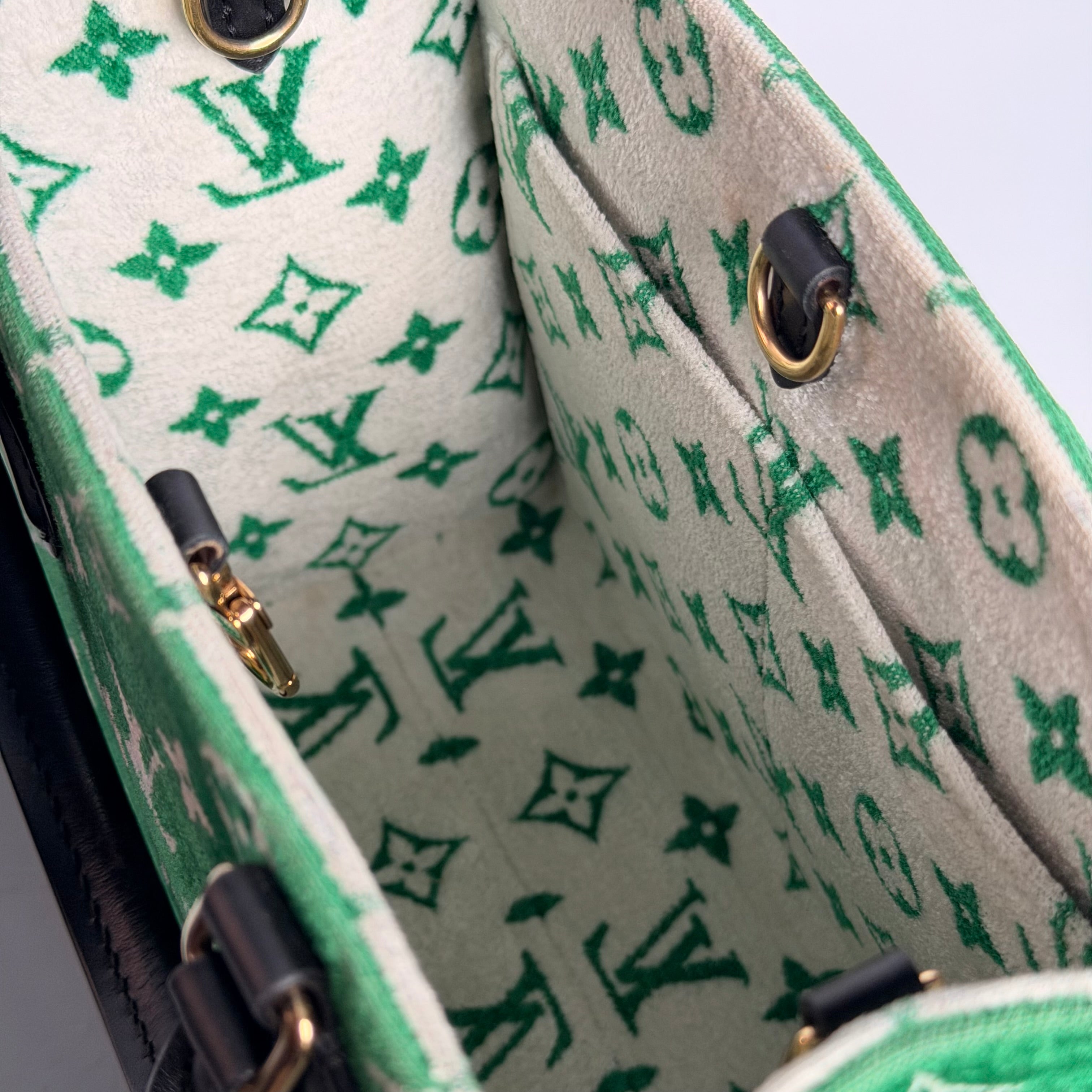 Louis Vuitton On The Go PM LV Match