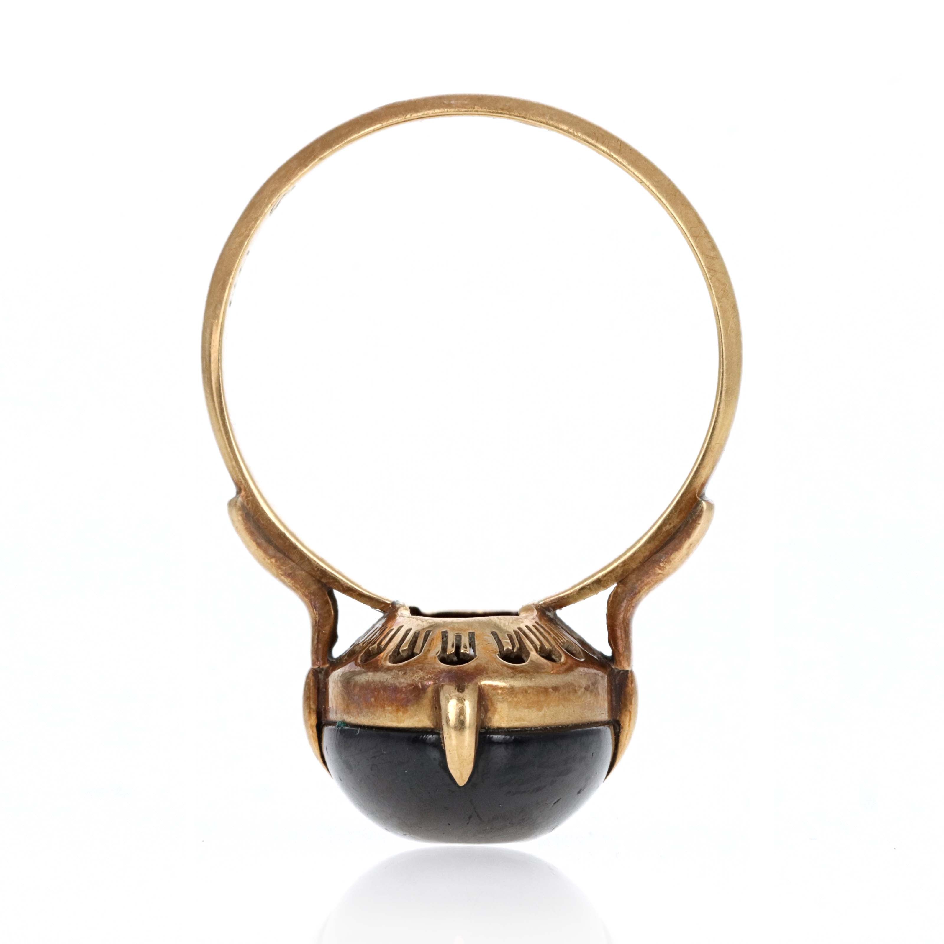 Victorian 18K Yellow Gold 8 Carat Cabochon Garnet Ring