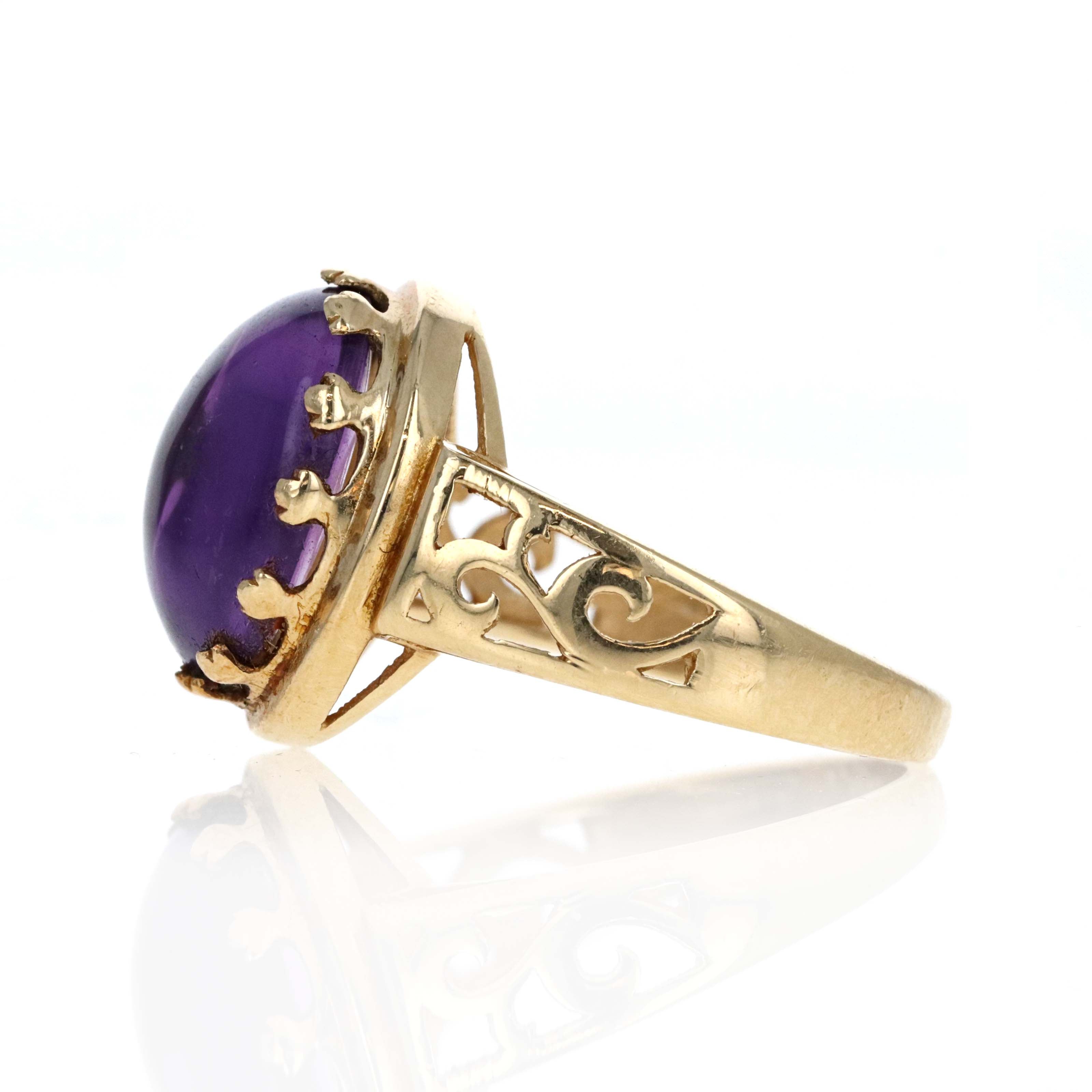Vintage 14K Yellow Gold 5.7 Carat Cabochon Cut Purple Amethyst Ring - Queen May
