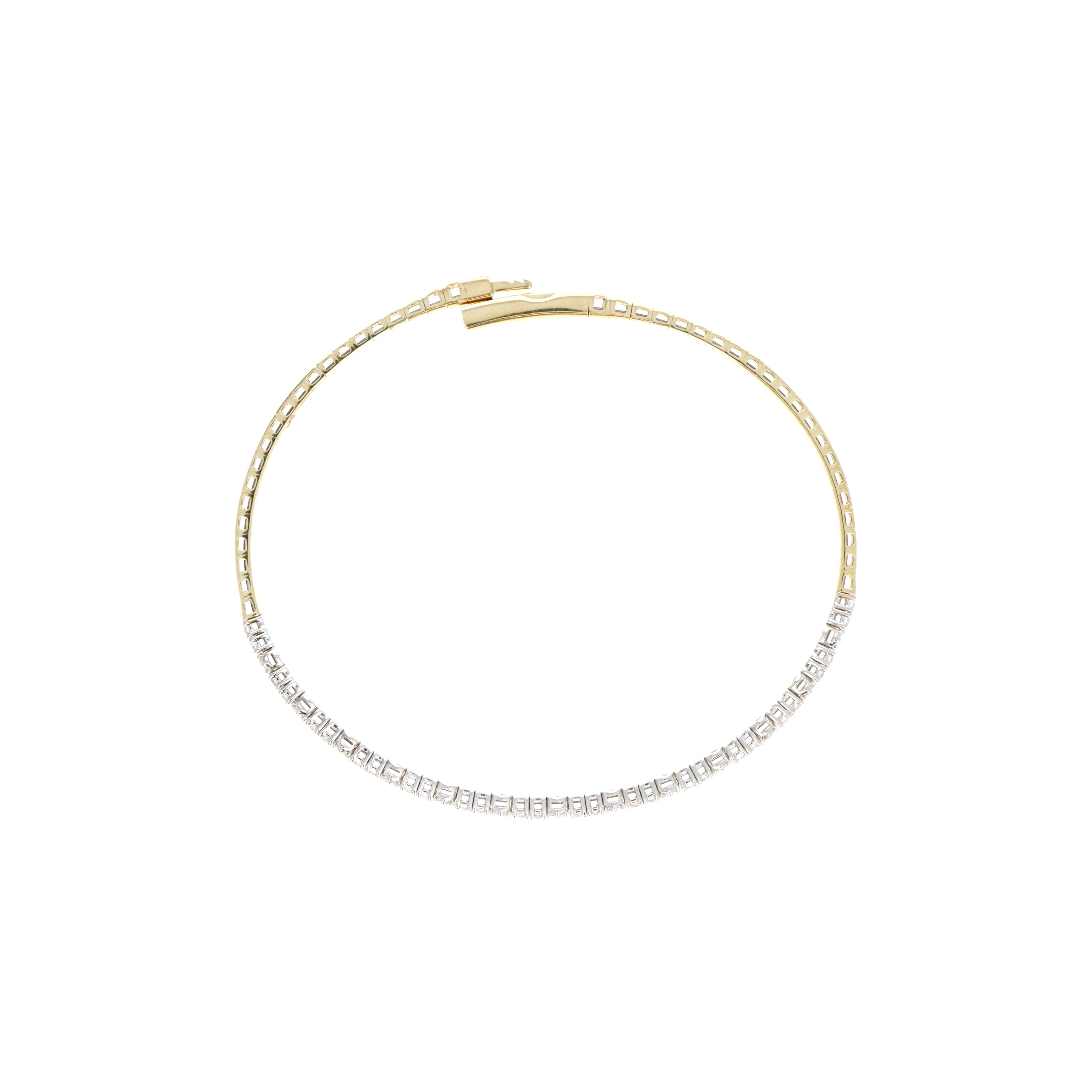 14K Gold Two Tone 0.62 Carat Round Brilliant Diamond Bangle