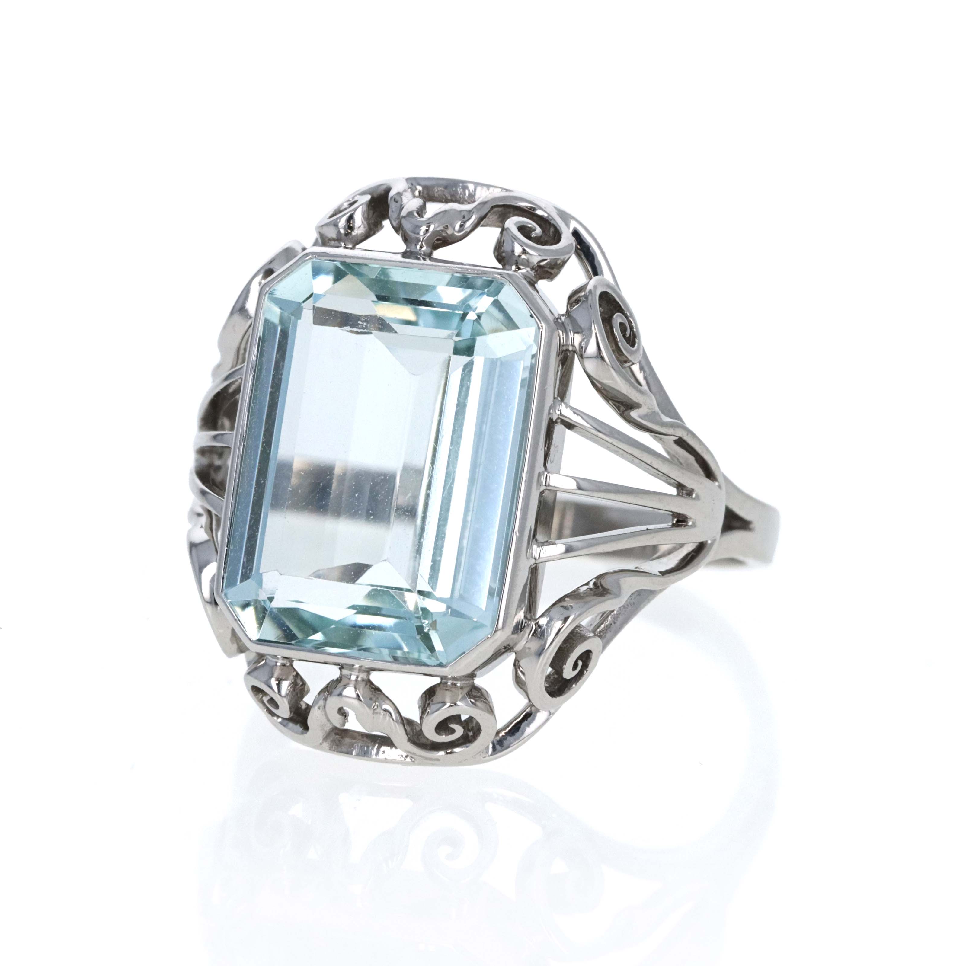 18K White Gold 4.65 Carat Aquamarine Bezel Filigree Ring - Queen May