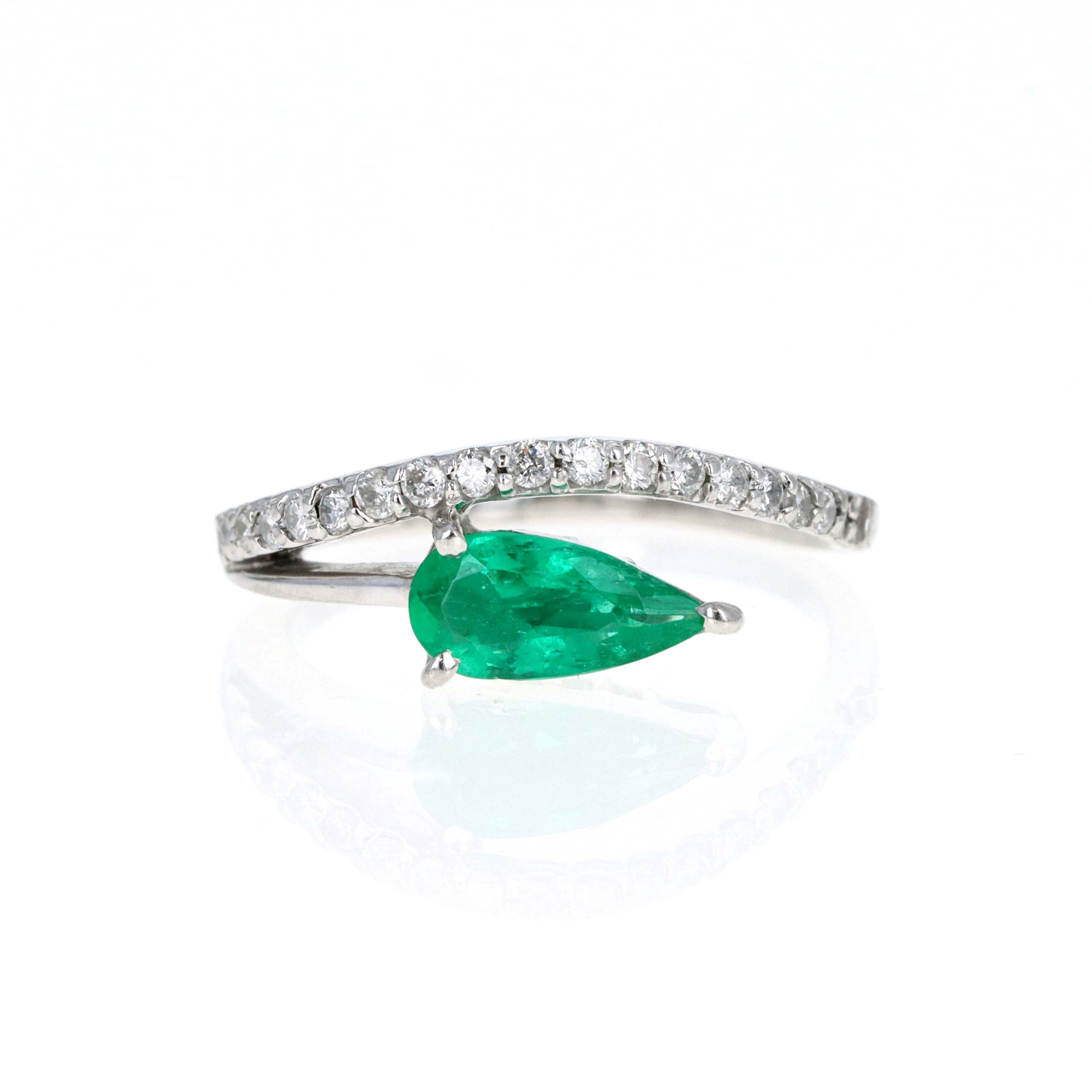 Platinum 0.58 Carat Pear Natural Emerald Diamond Twist Ring - Queen May