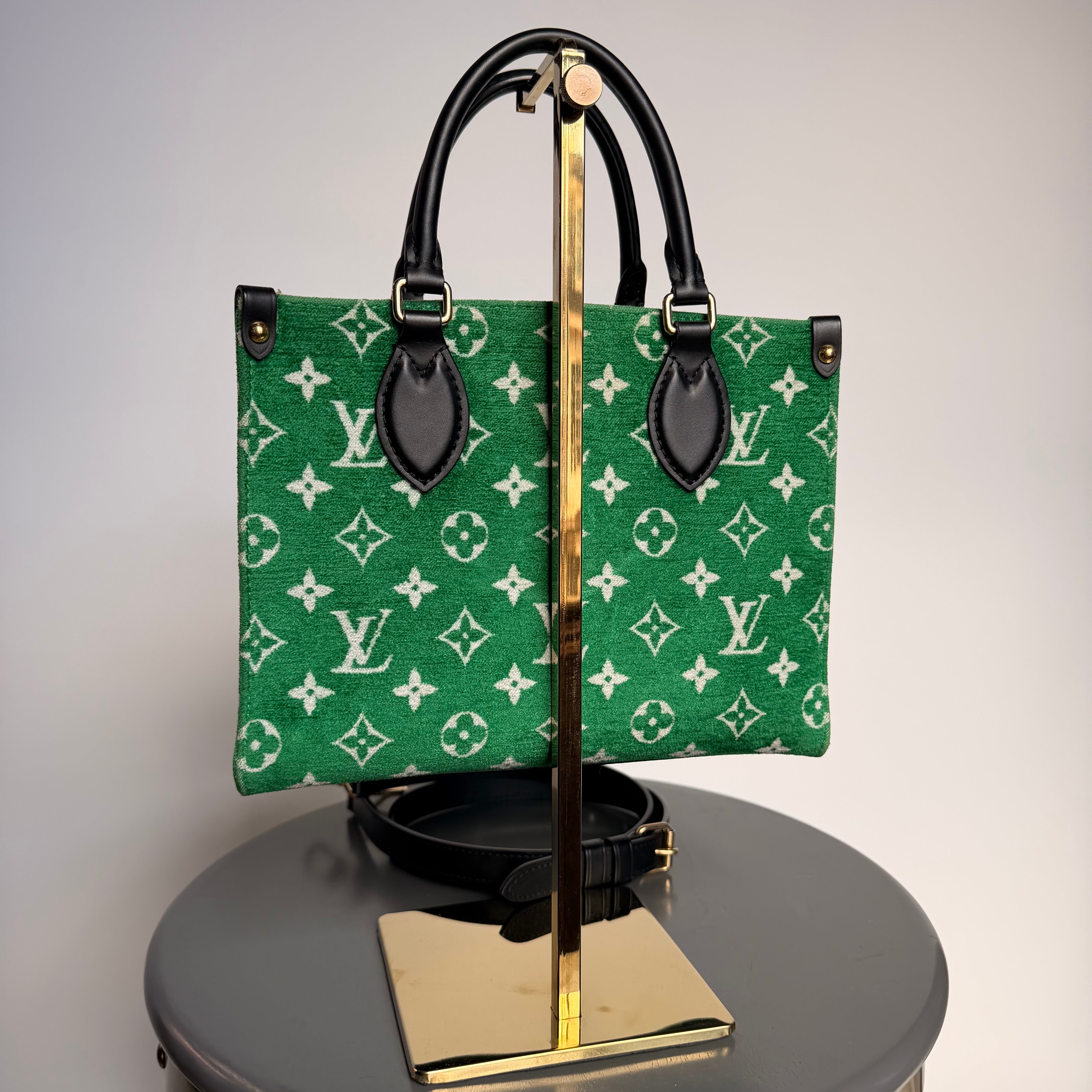 Louis Vuitton On The Go PM LV Match