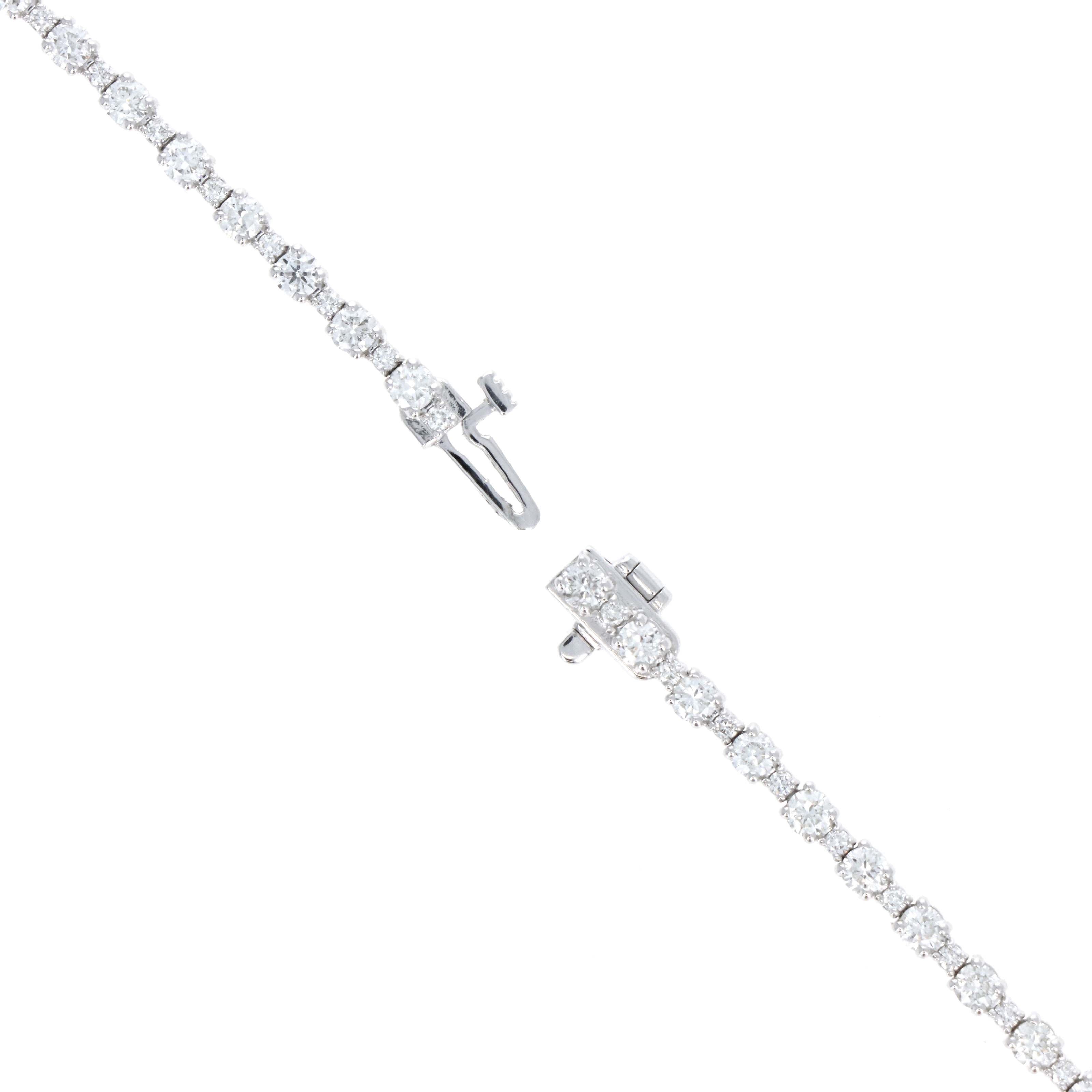 14K White Gold 3.24 Carat Round Brilliant Diamond Tennis Bracelet