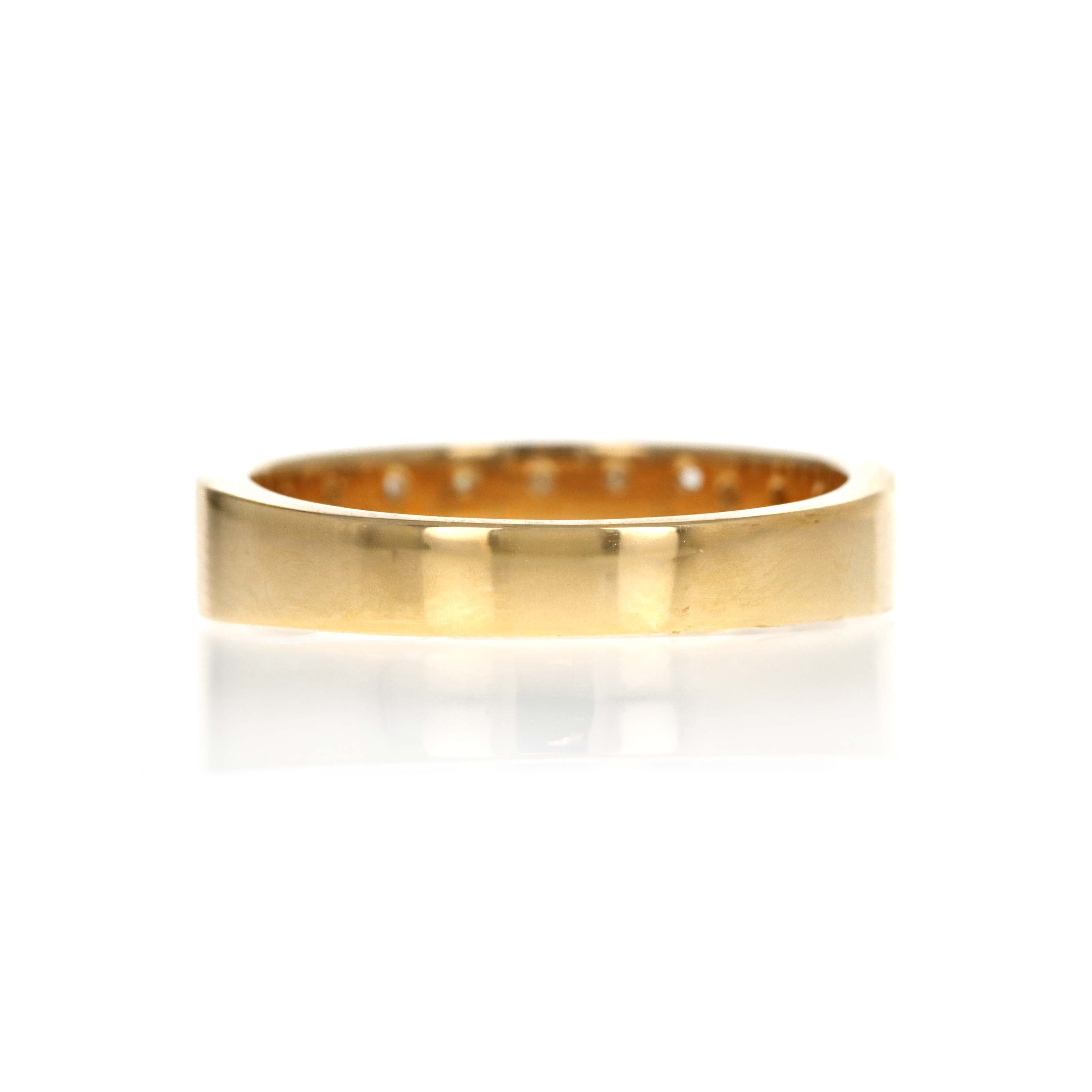 18K Yellow Gold 1.21 Carat Round Brilliant Diamond Pave Band