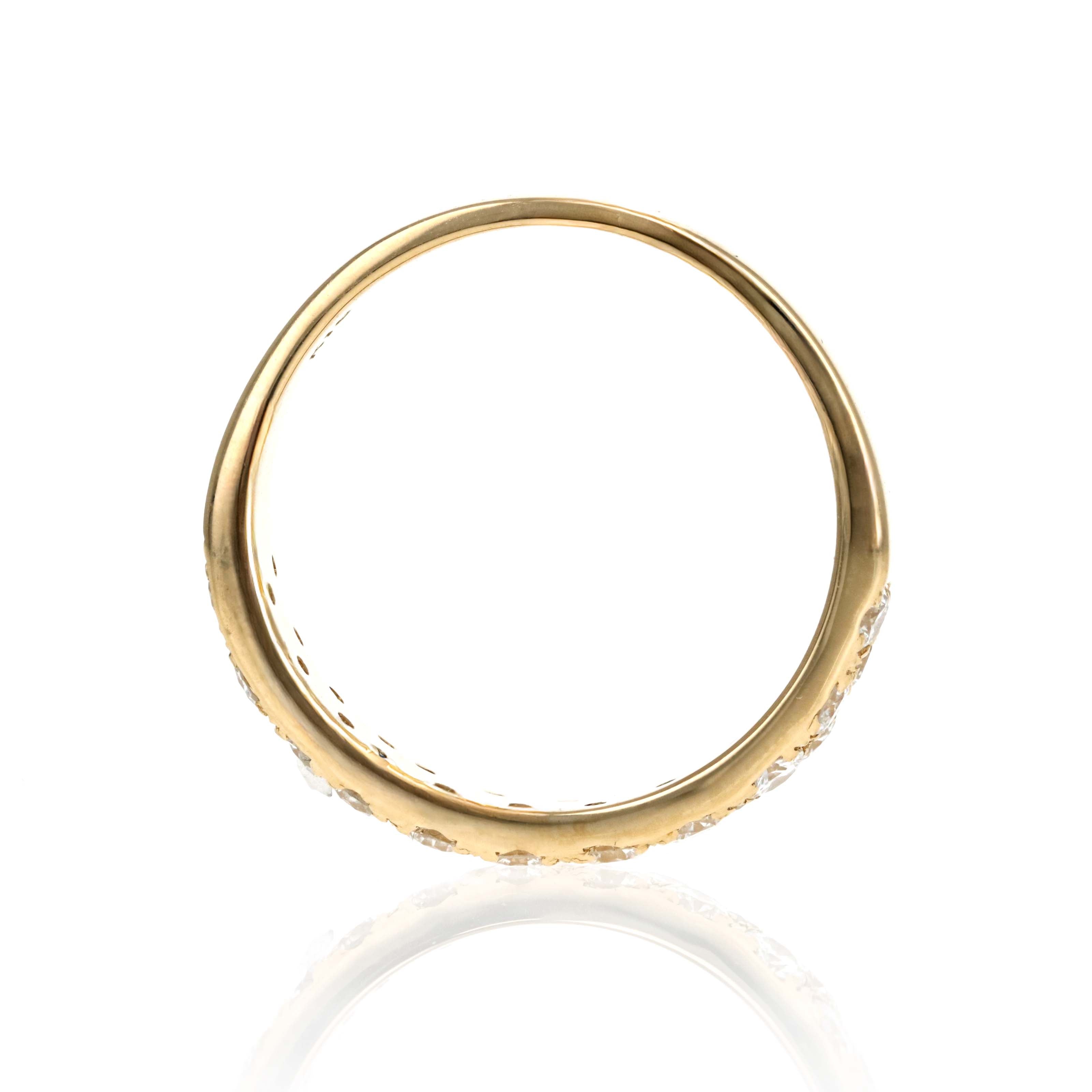 18K Yellow Gold 1.21 Carat Round Brilliant Diamond Pave Band