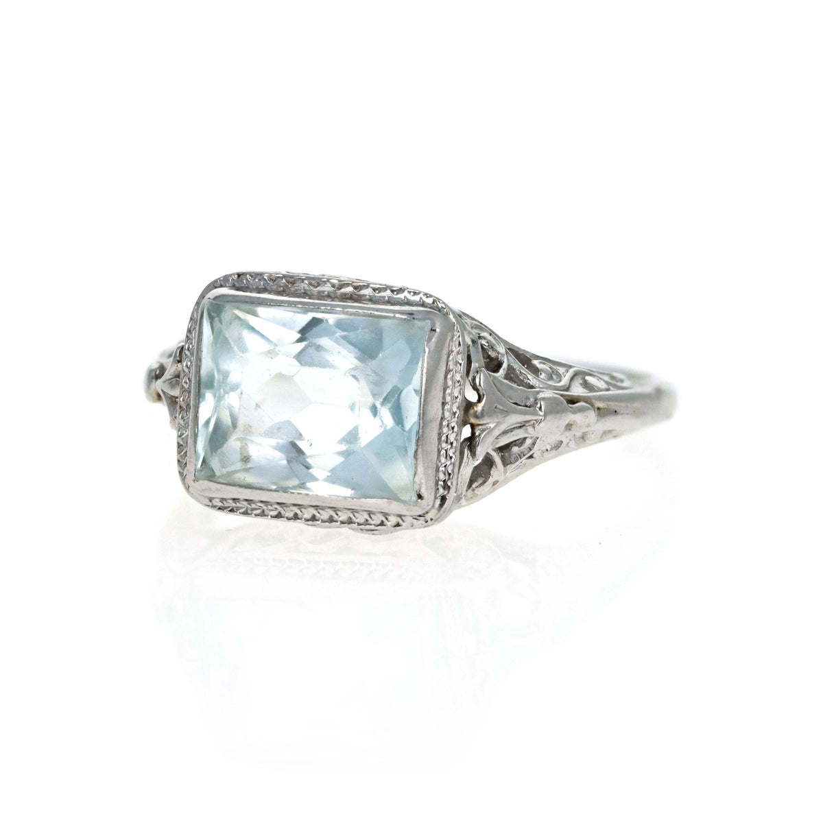 Art Deco 14K White Gold 2.5 Carat Aquamarine Filigree Ring