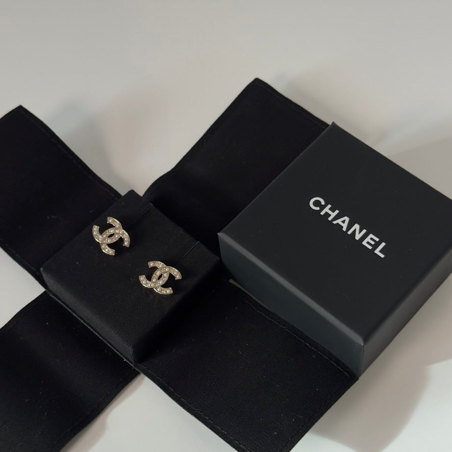 Chanel CC Crystal and Pearl Logo Stud Earrings - Queen May