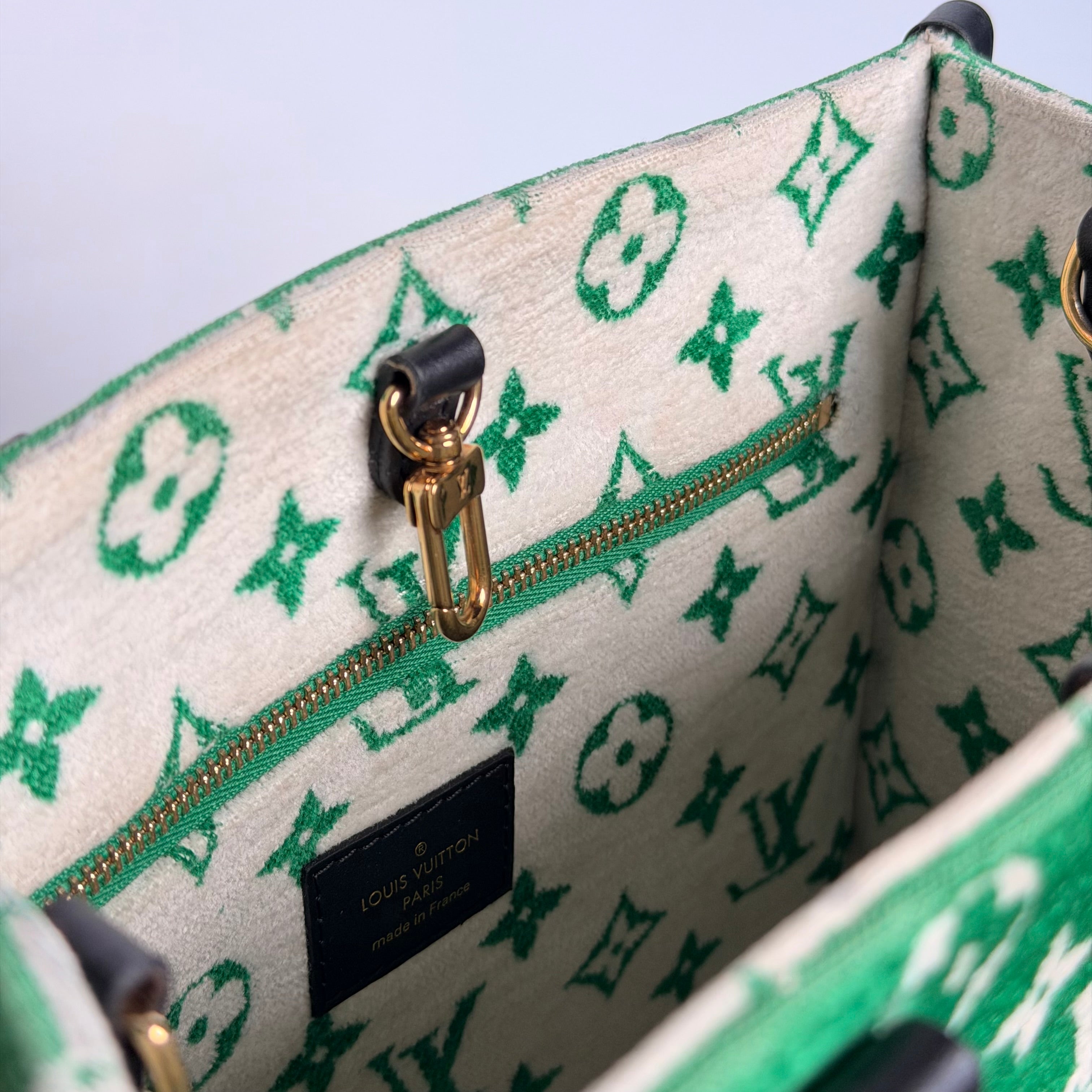 Louis Vuitton On The Go PM LV Match