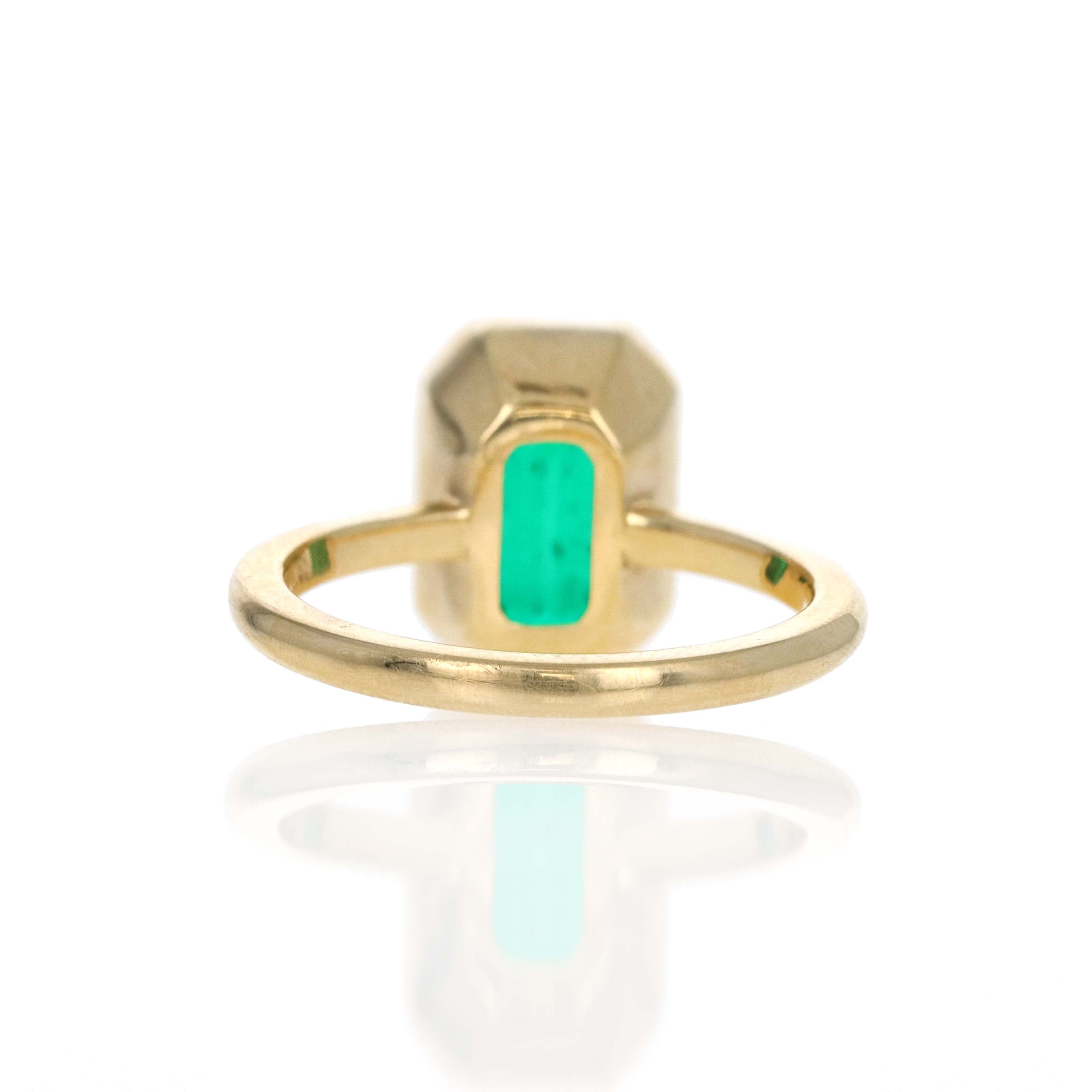 18K Yellow Gold 3.55 Carat Colombian Emerald Bezel Ring - Queen May