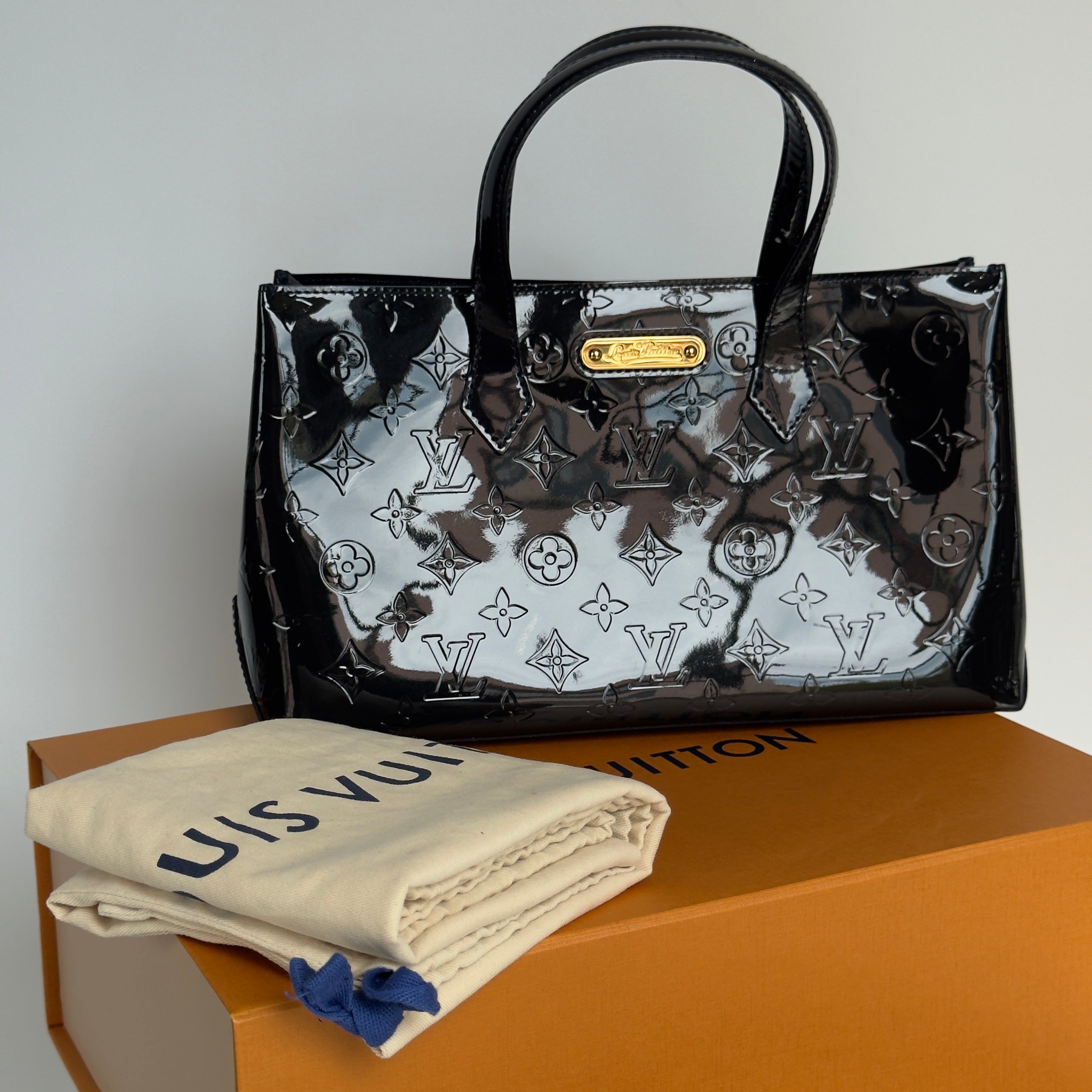 Louis Vuitton Black Vernis Wilshire - Queen May
