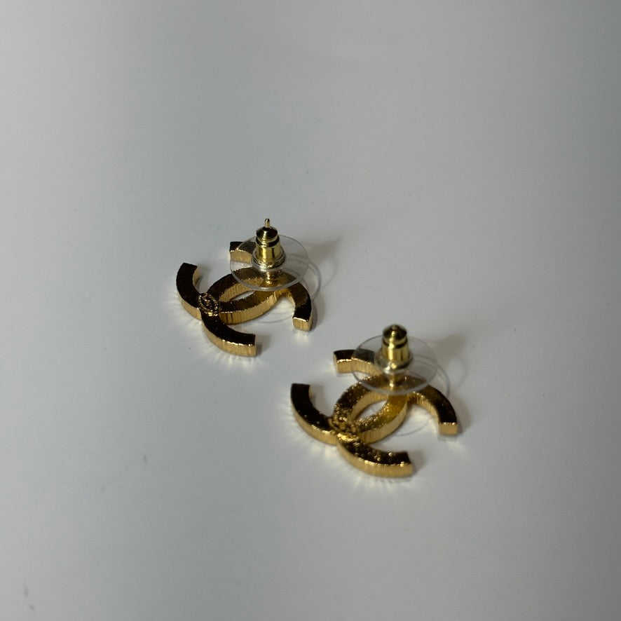 Chanel 2024 Pink Enamel and Gold Earrings - Queen May