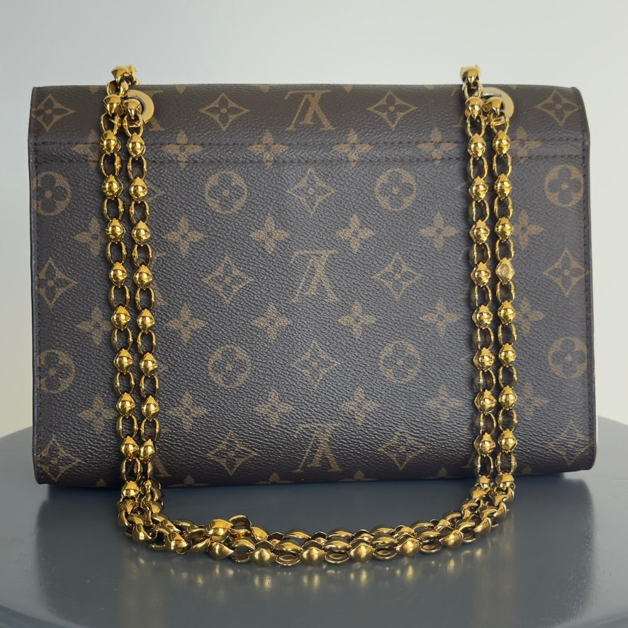 Louis Vuitton Victoire In Raisin - Queen May