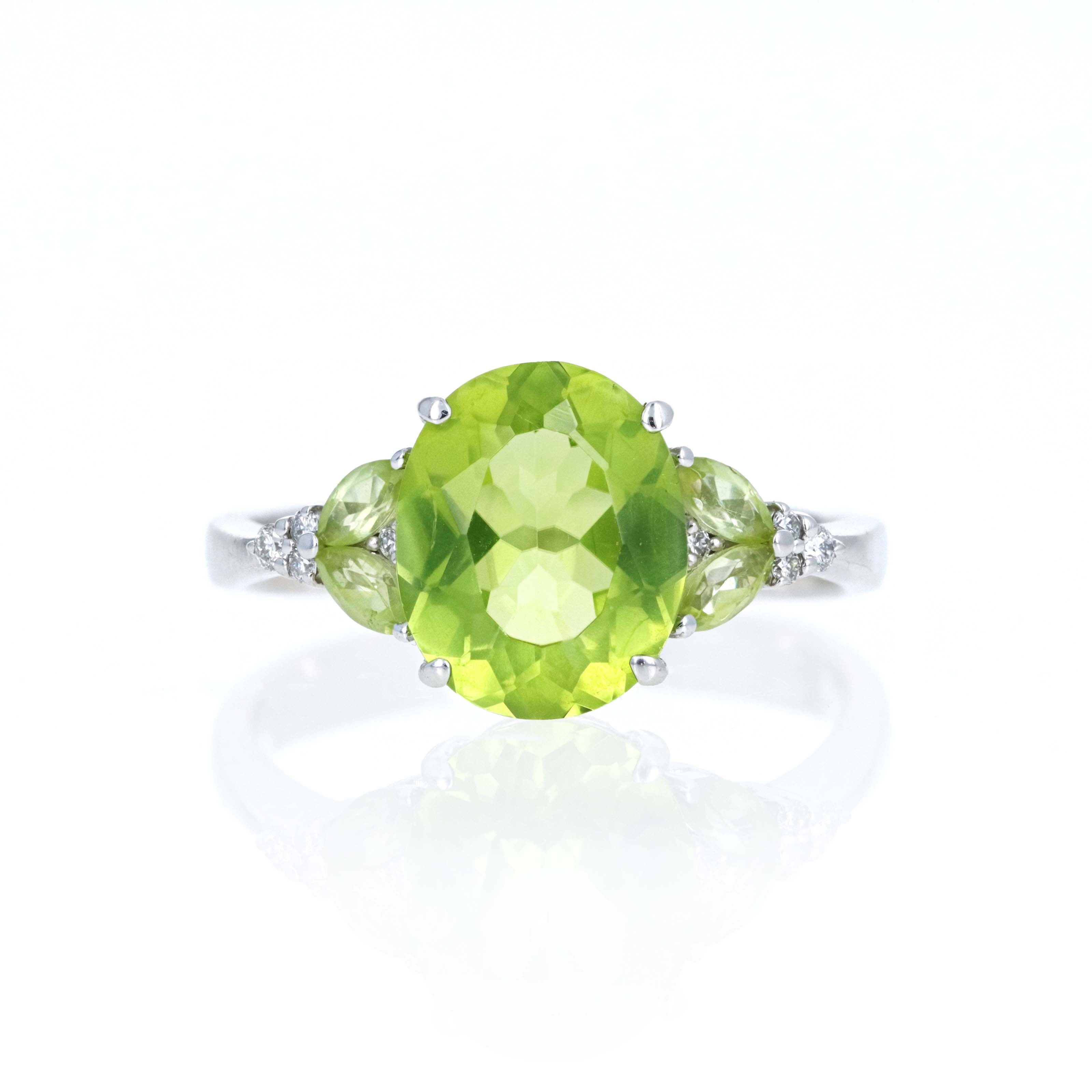 18K White Gold 3.29 Carat Peridot Diamond Accented Ring