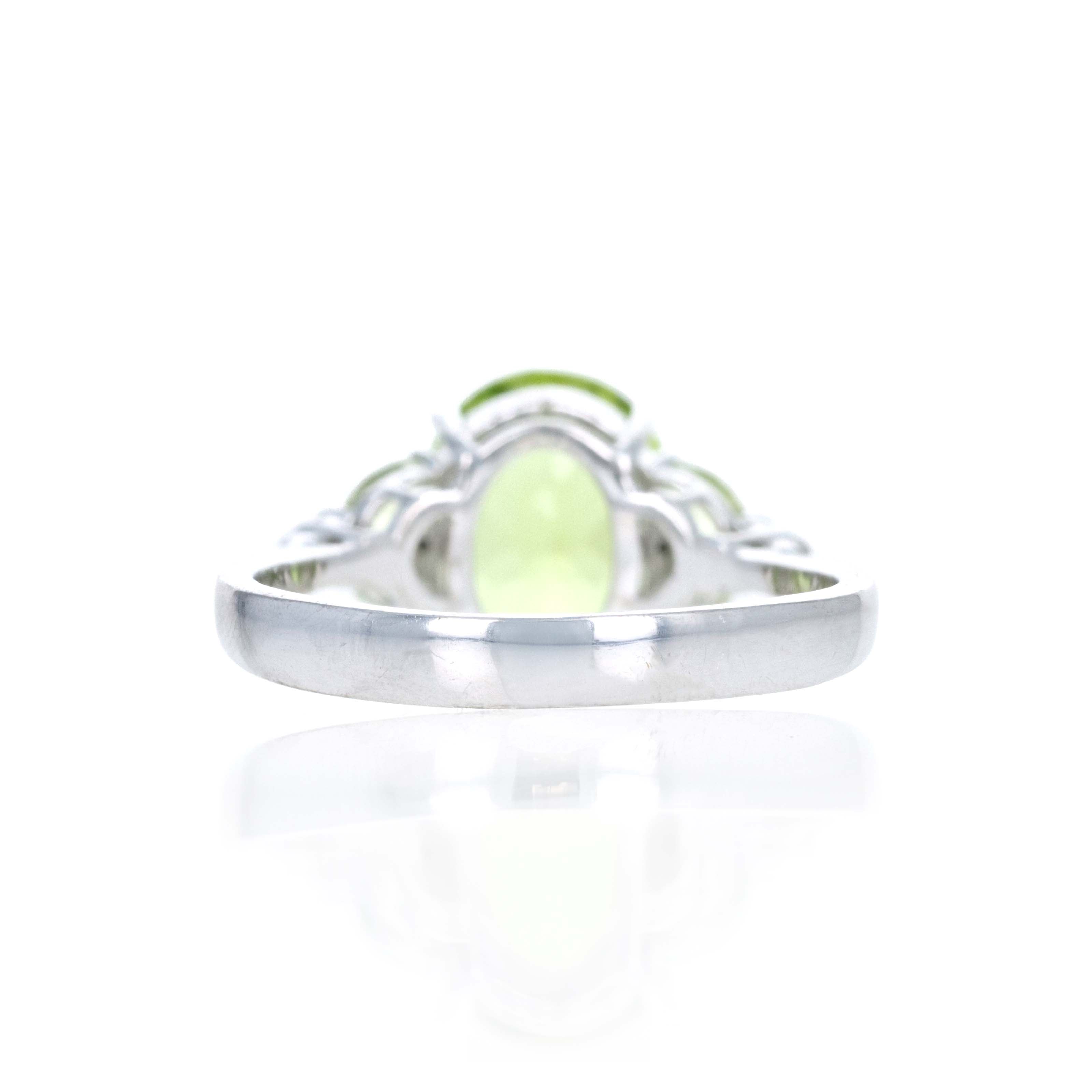 18K White Gold 3.29 Carat Peridot Diamond Accented Ring