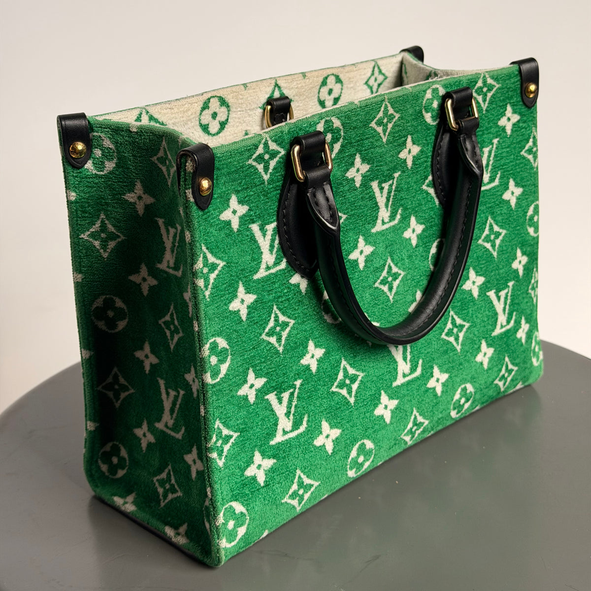 Louis Vuitton On The Go PM LV Match