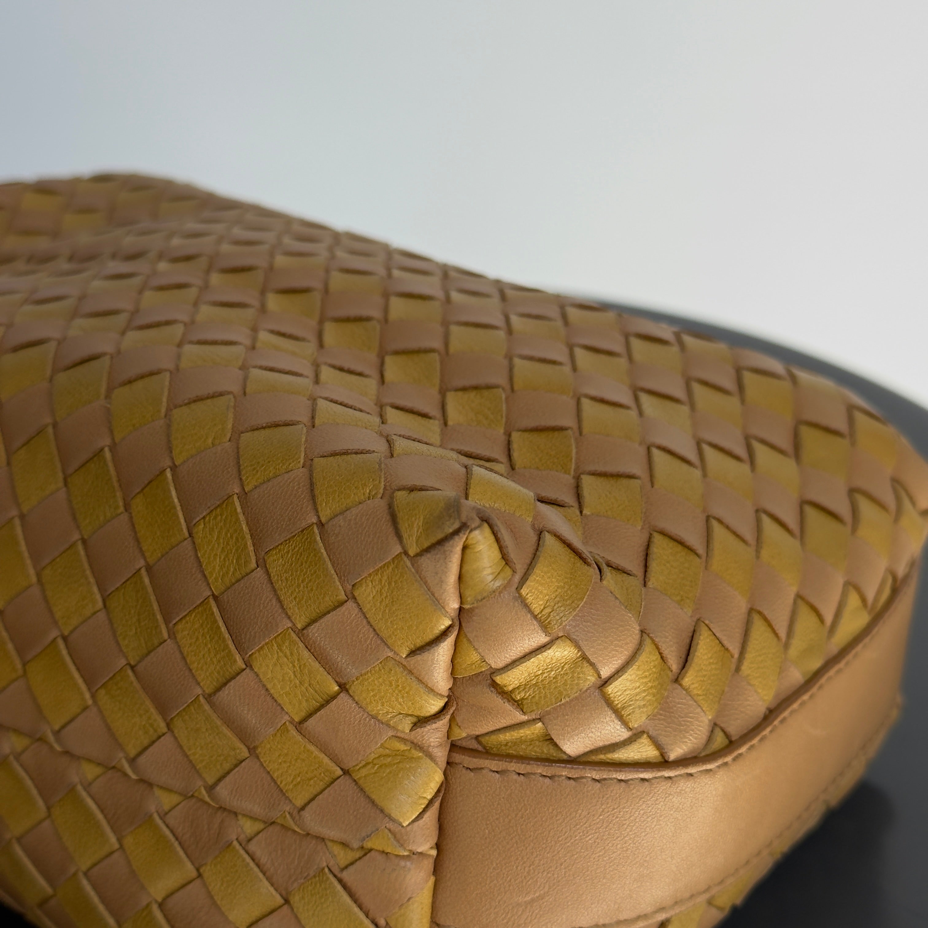 Bottega Veneta Intrecciato Nappa Pochette - Queen May