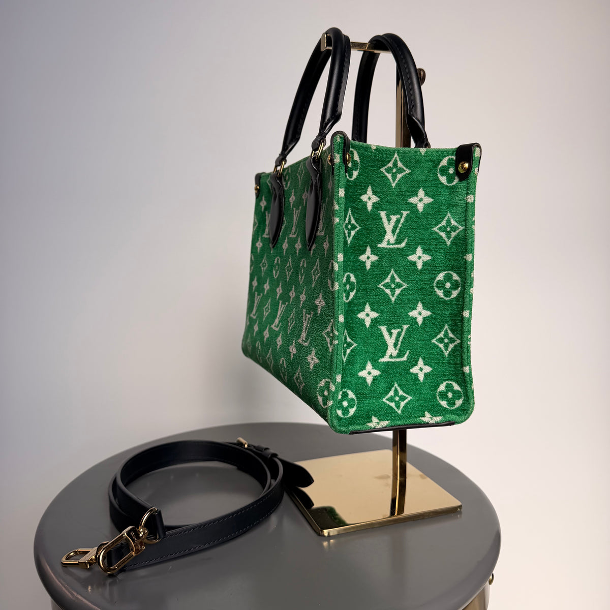 Louis Vuitton On The Go PM LV Match