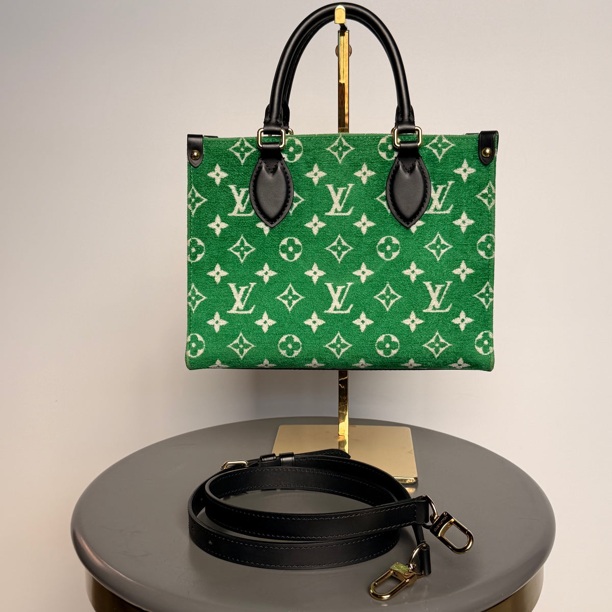 Louis Vuitton On The Go PM LV Match
