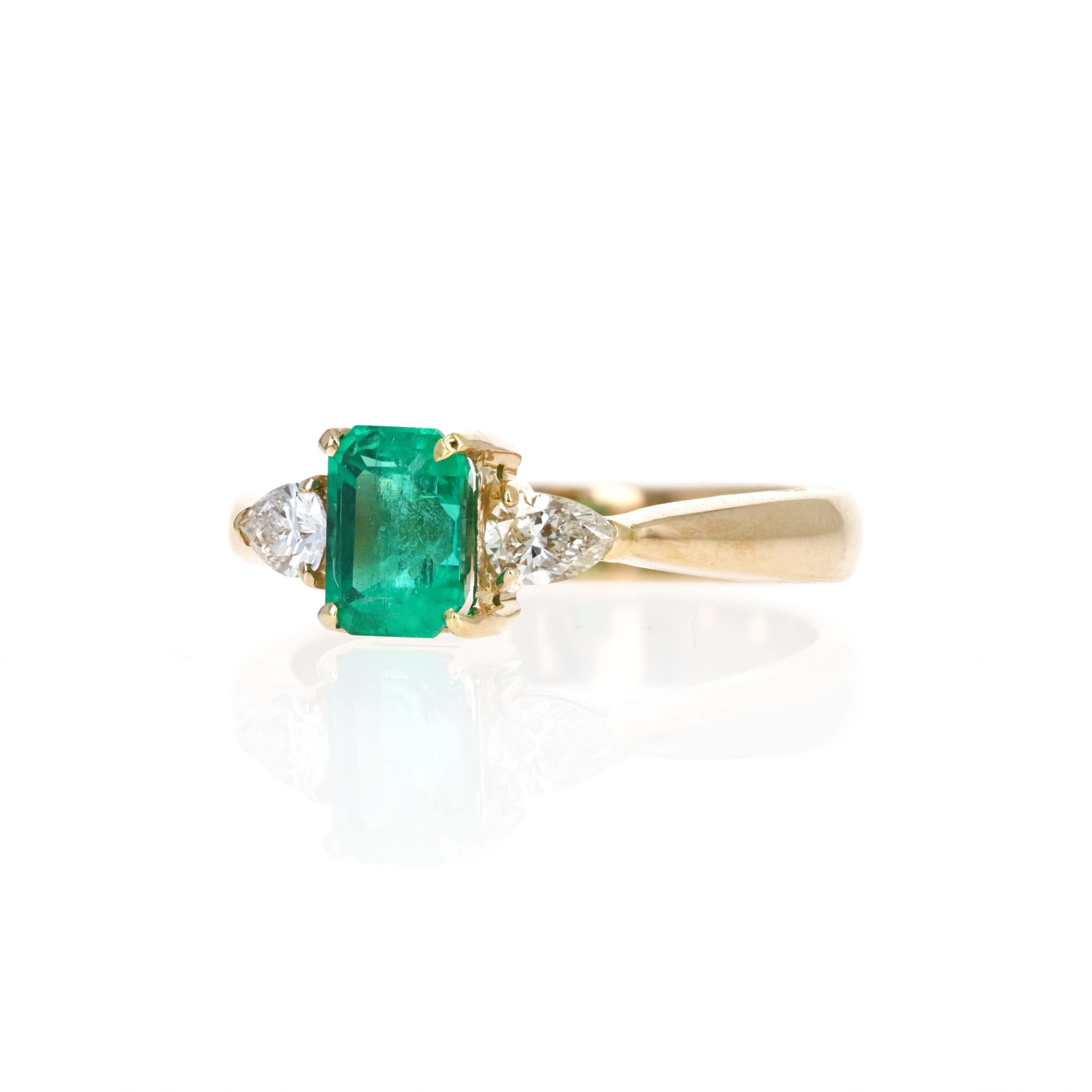 18K Yellow Gold 0.95 Carat Colombian Emerald Diamond Pear Three Stone Ring - Queen May